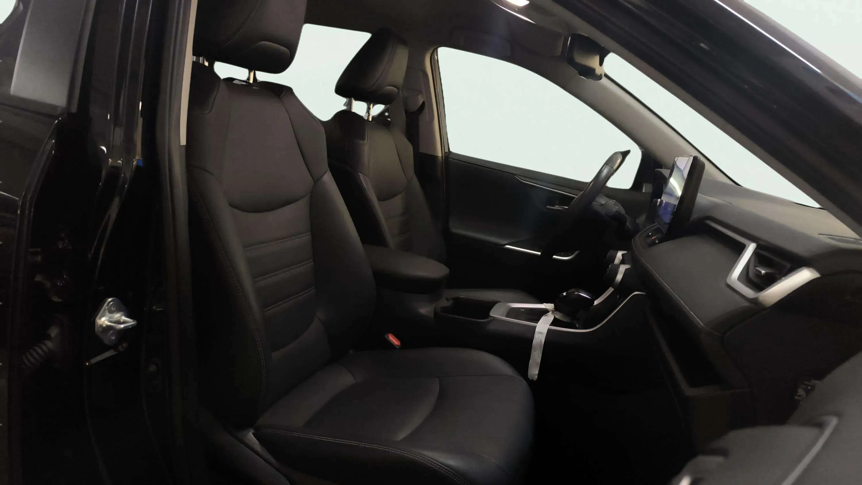 Toyota RAV4 2.5l 220H Advance - foto 13