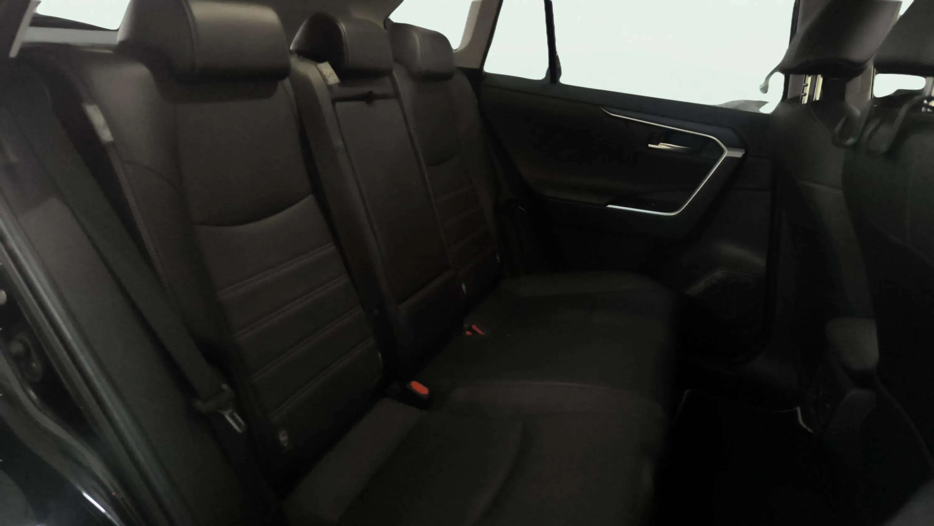 Toyota RAV4 2.5l 220H Advance - foto 14