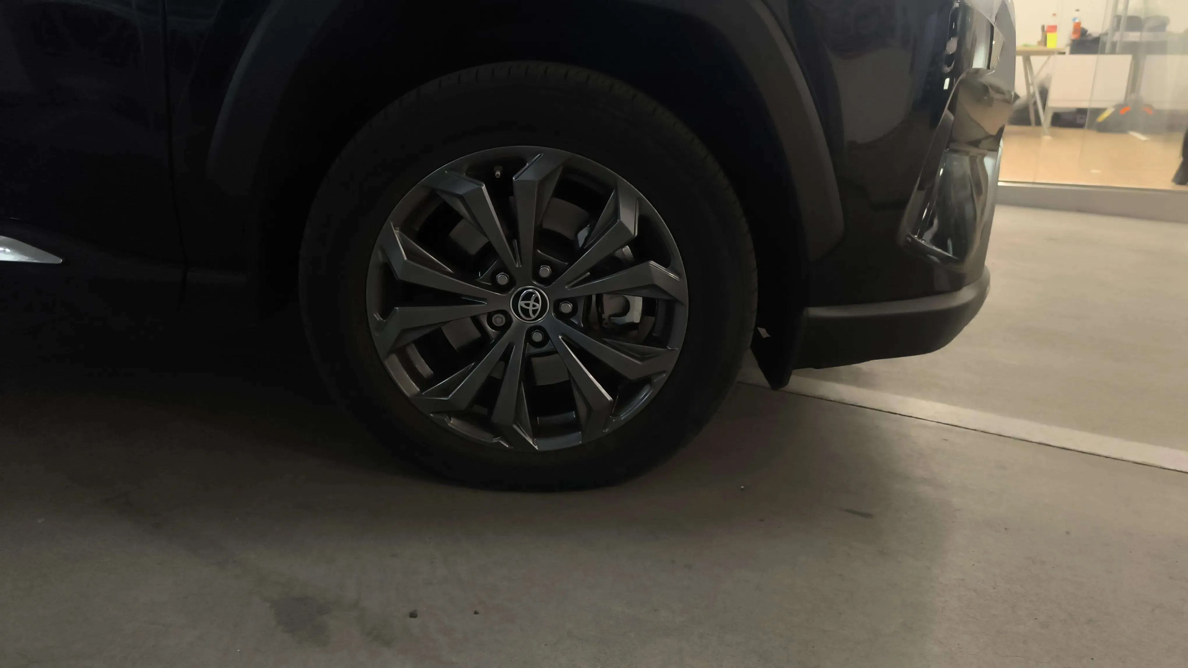Toyota RAV4 2.5l 220H Advance - foto 17