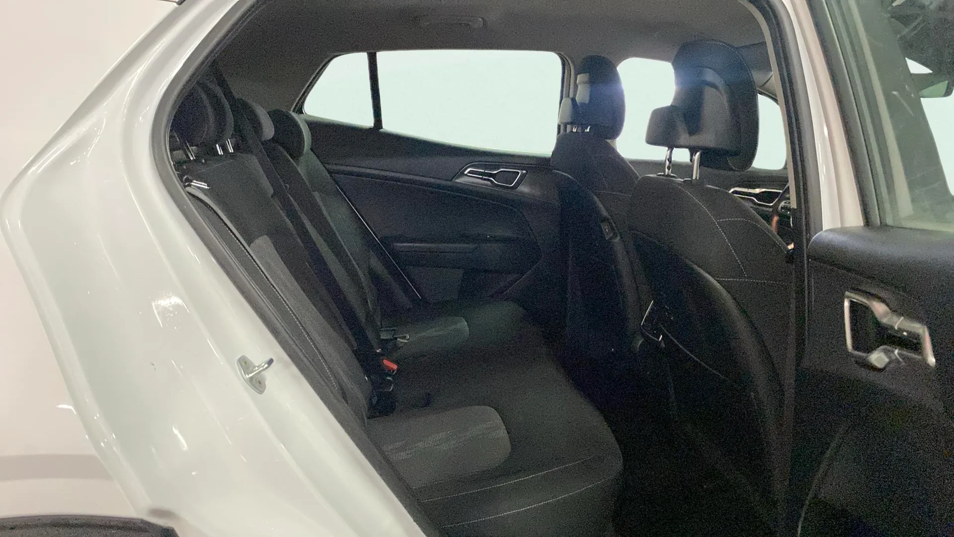 Kia Sportage 1.6 T-GDi PHEV Drive 4x4 - foto 30