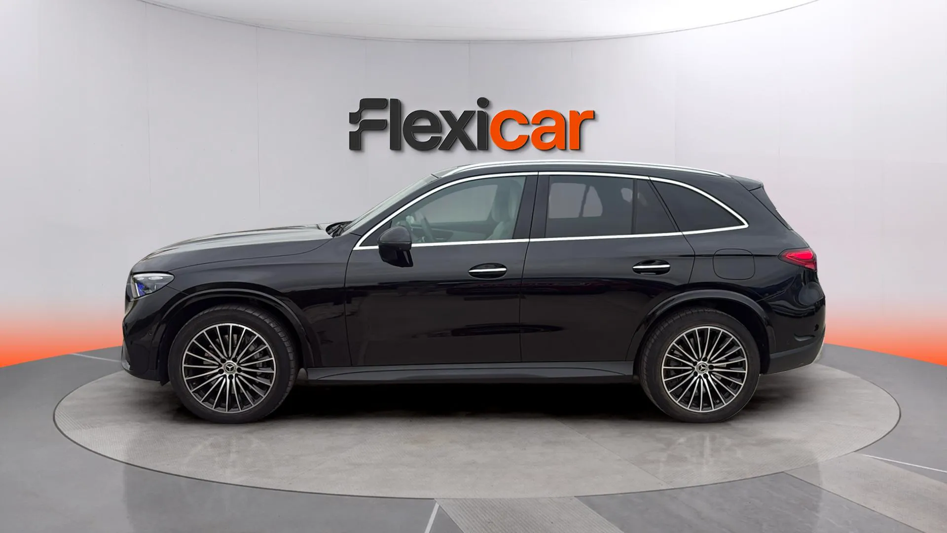 Mercedes-Benz GLC 300 e 4MATIC - foto 7