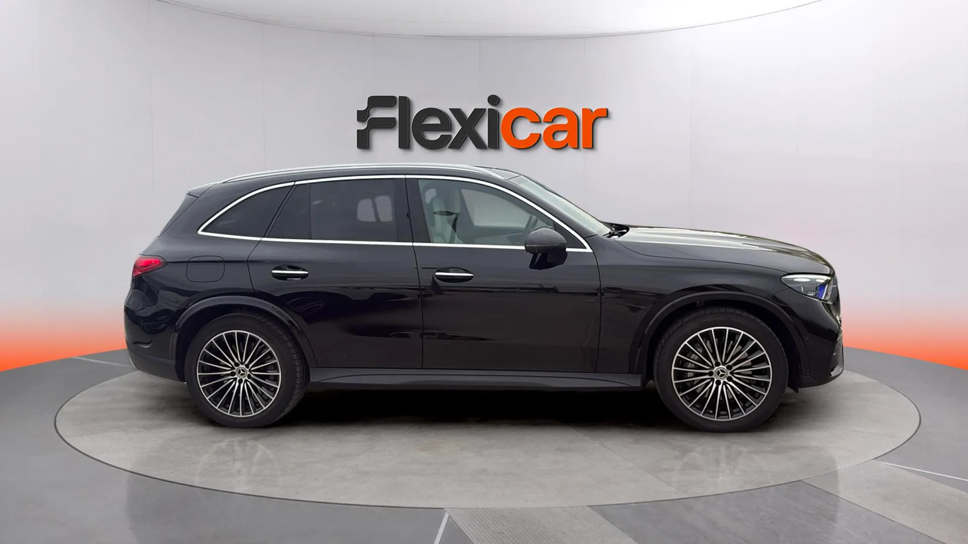 Mercedes-Benz GLC 300 e 4MATIC - foto 8