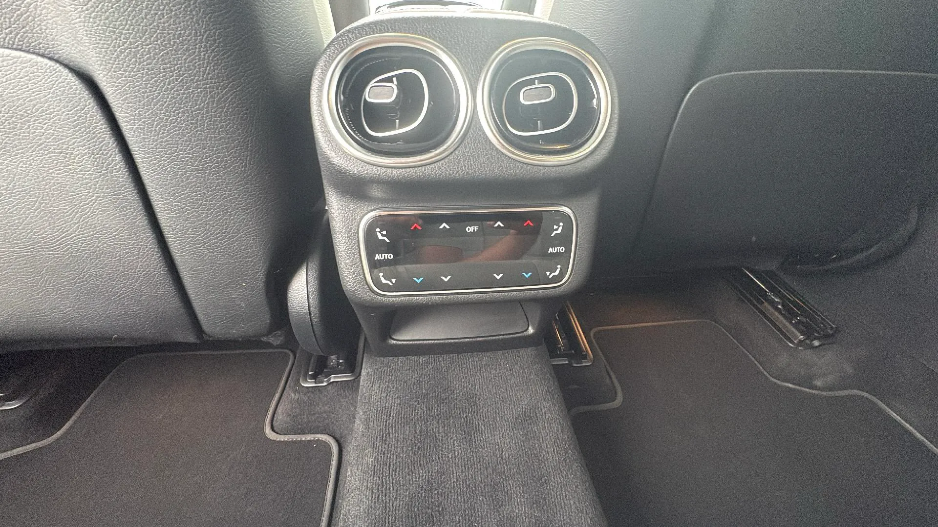 Mercedes-Benz GLC 300 e 4MATIC - foto 25