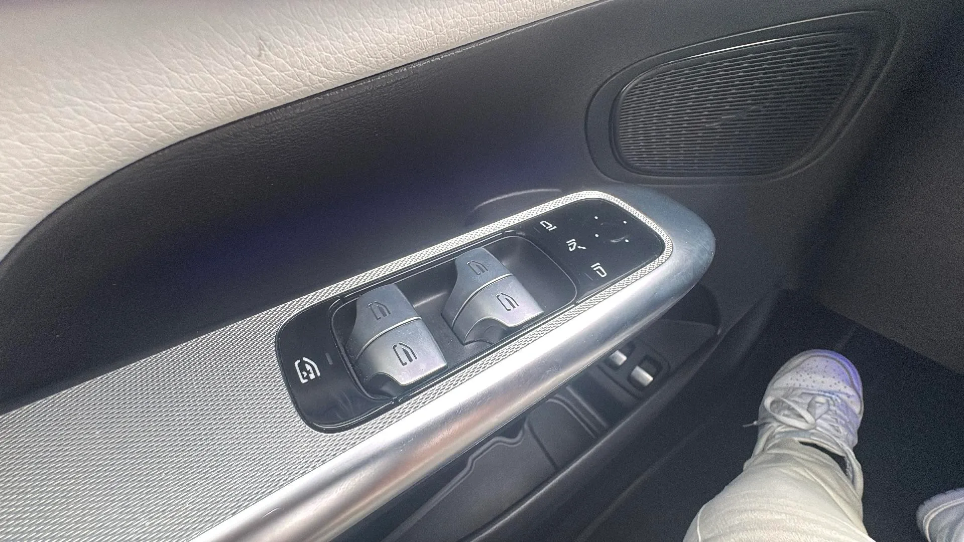 Mercedes-Benz GLC 300 e 4MATIC - foto 15