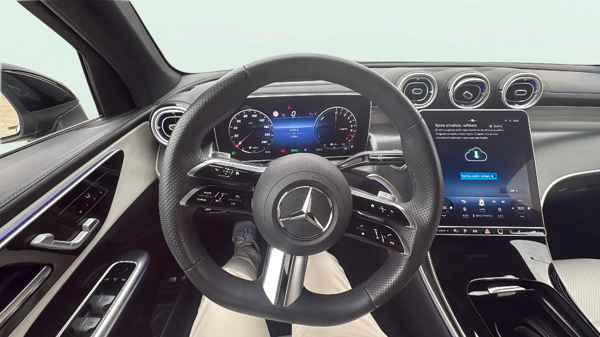 Mercedes-Benz GLC 300 e 4MATIC - foto 11