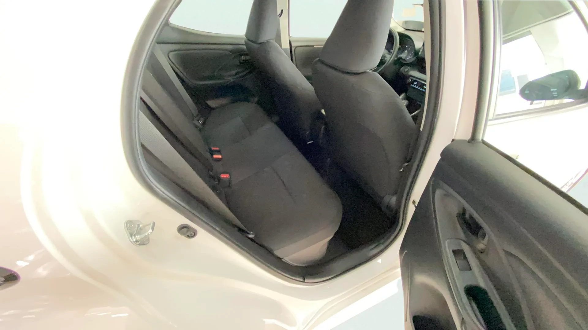 Toyota Yaris 1.5 120H Active Plus - foto 10