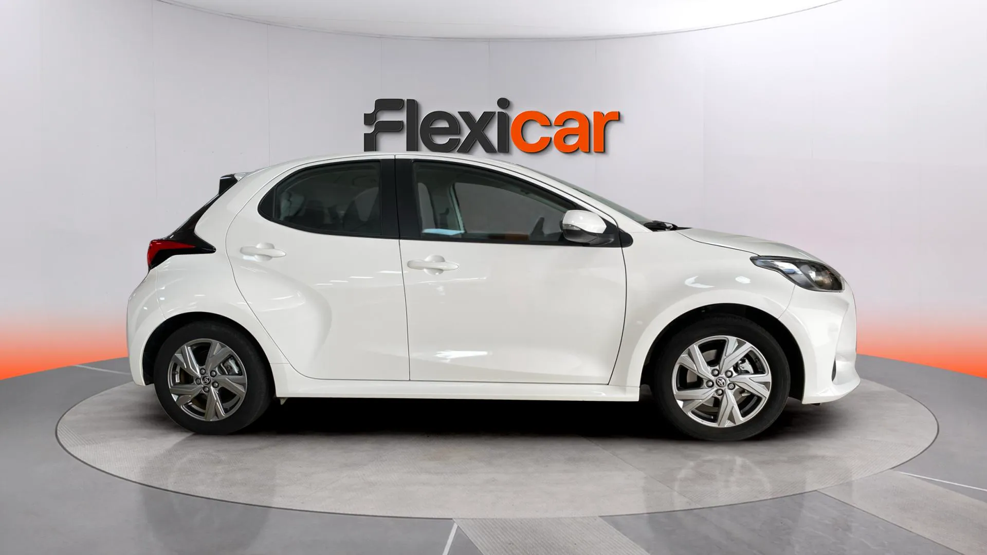 Toyota Yaris 1.5 120H Active Plus - foto 3