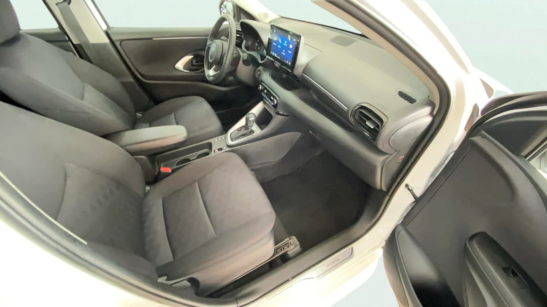 Toyota Yaris 1.5 120H Active Plus - foto 9