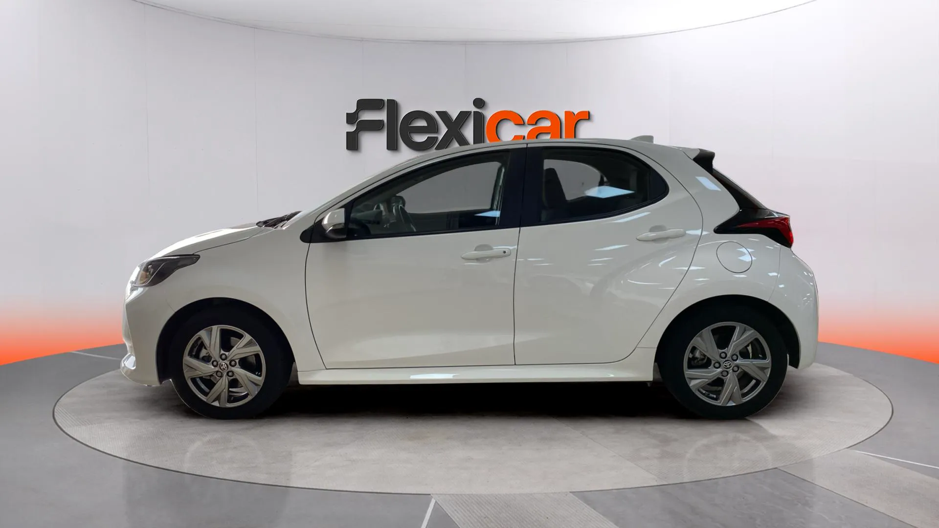 Toyota Yaris 1.5 120H Active Plus - foto 5