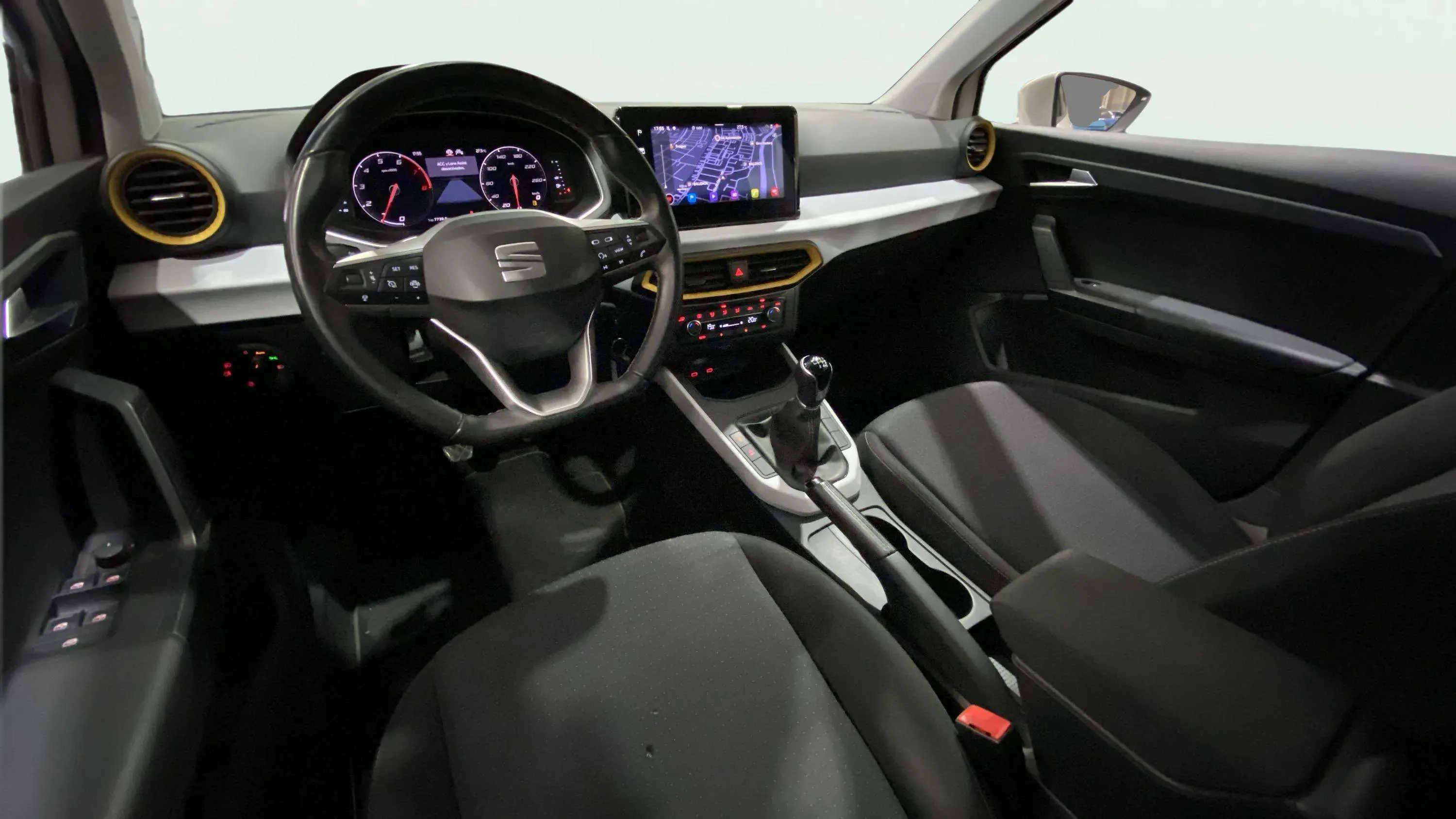 SEAT Arona 1.0 TSI Style Plus - foto 31