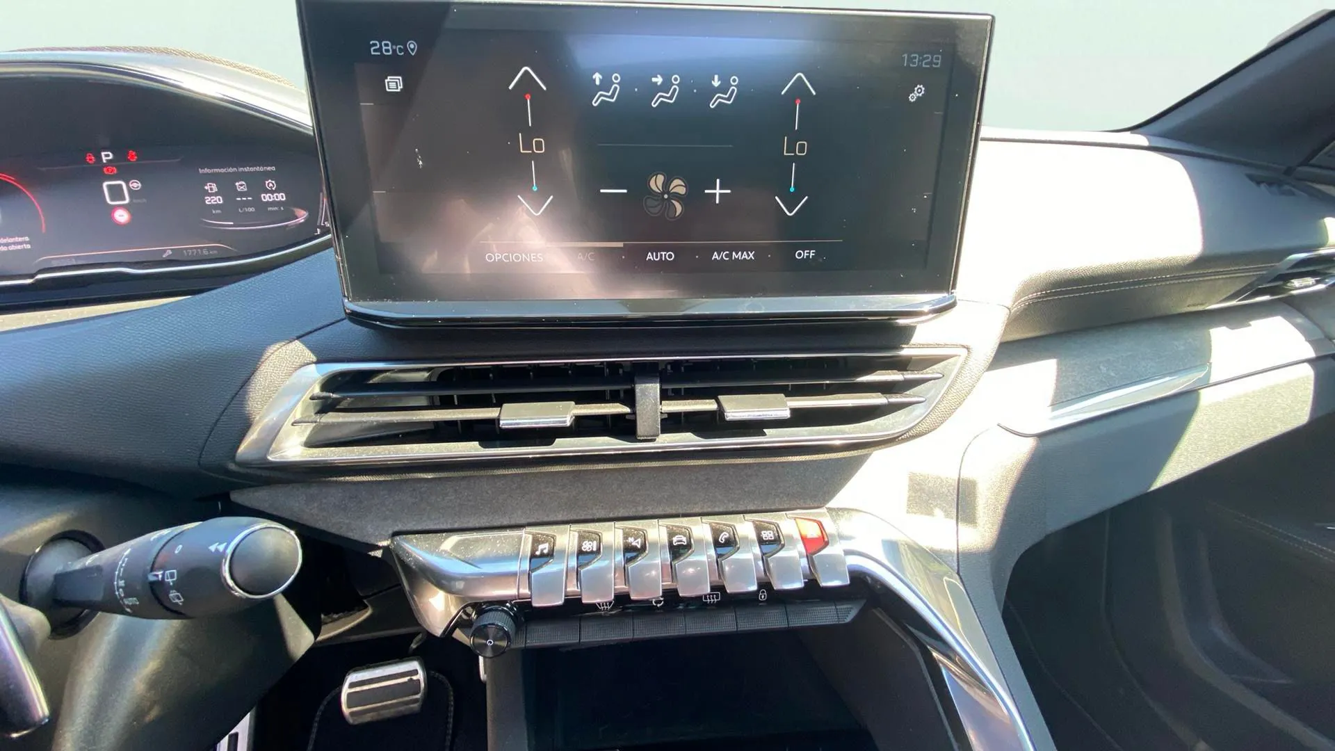 Peugeot 5008 1.5 BlueHDi Allure EAT8 - foto 14