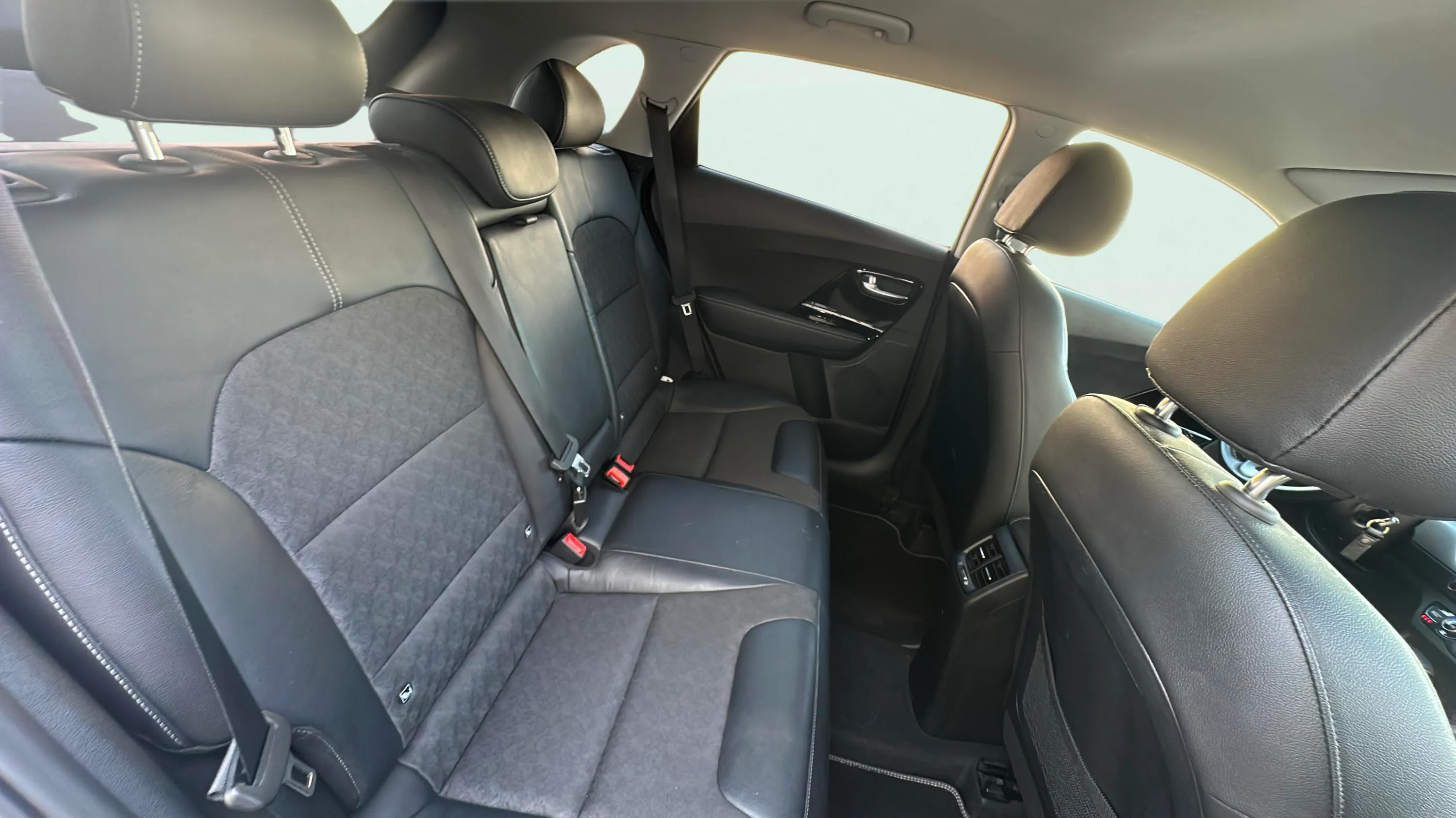 Kia Niro 1.6 GDi HEV Concept - foto 10