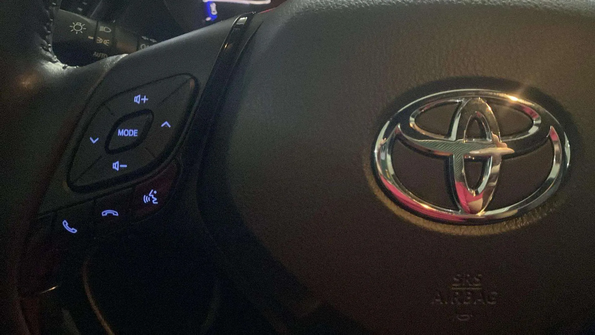 Toyota C-HR 1.8 125H Advance - foto 11