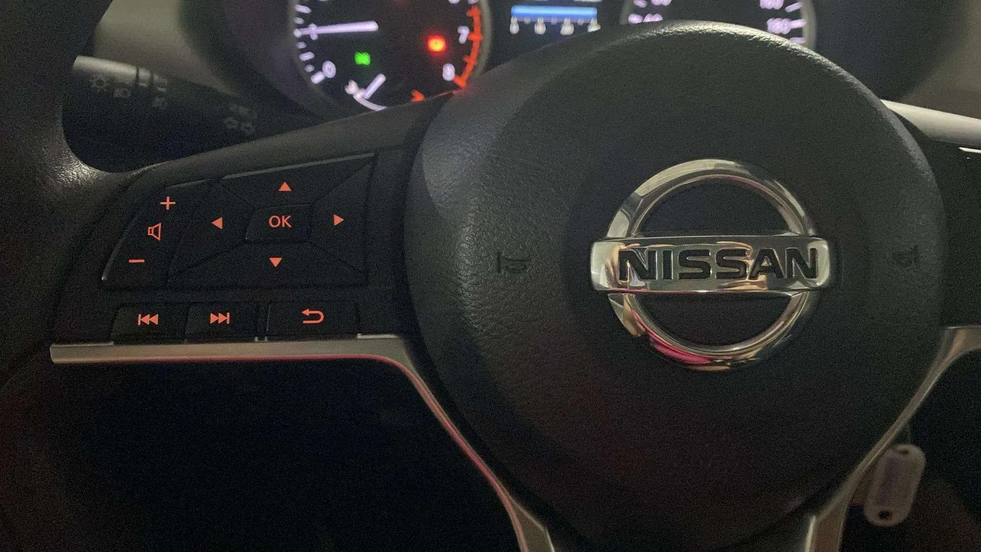 Nissan Micra 1.0G Acenta - foto 11