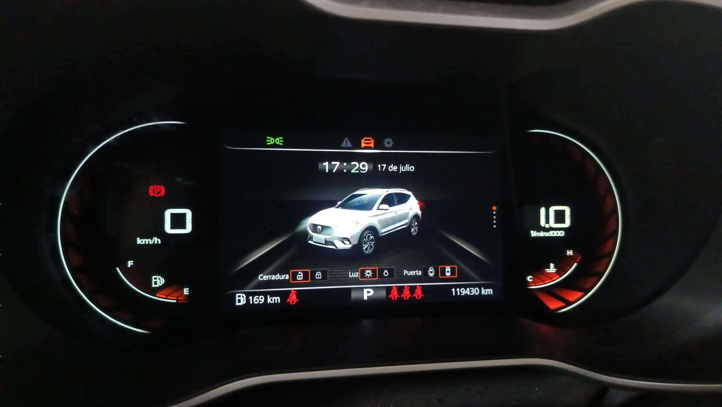 MG ZS 1.0T Luxury - foto 17