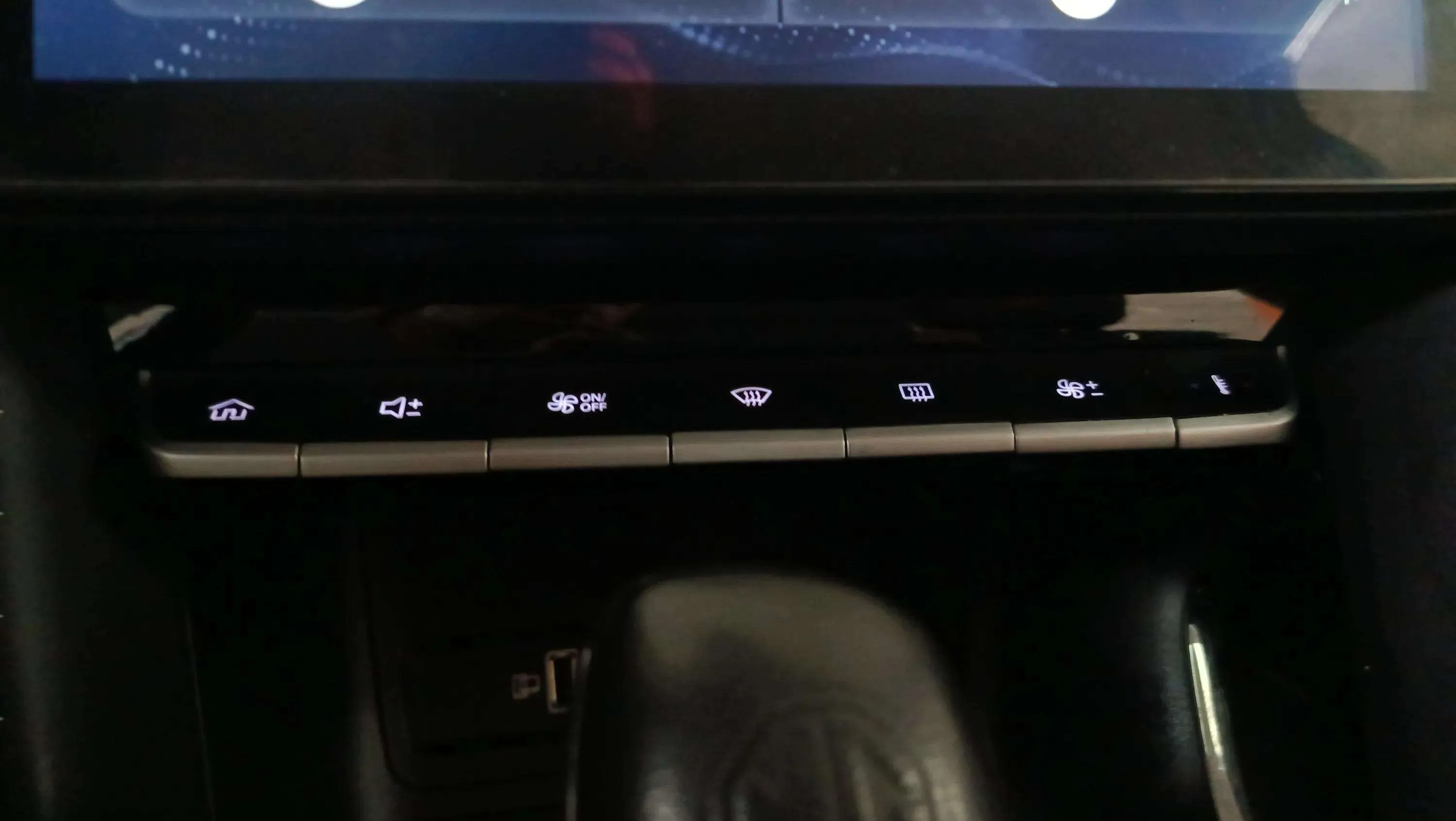 MG ZS 1.0T Luxury - foto 23