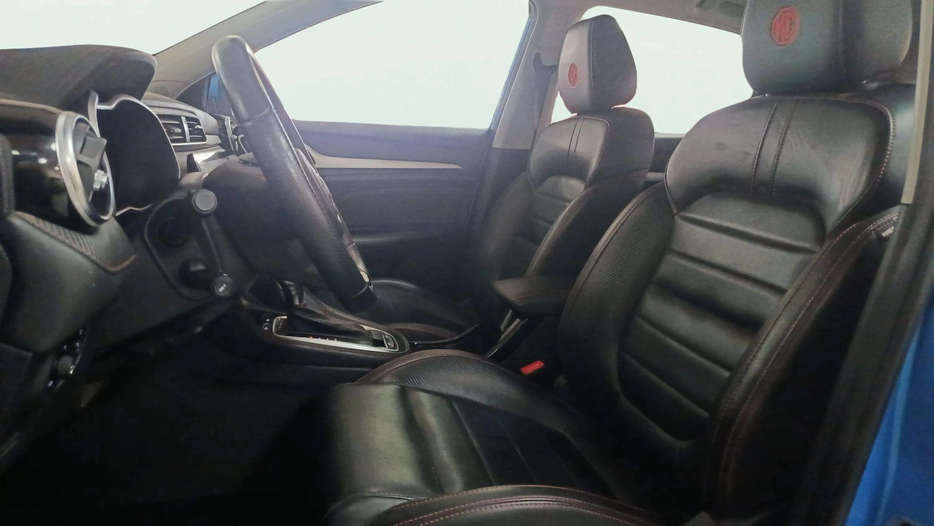 MG ZS 1.0T Luxury - foto 9