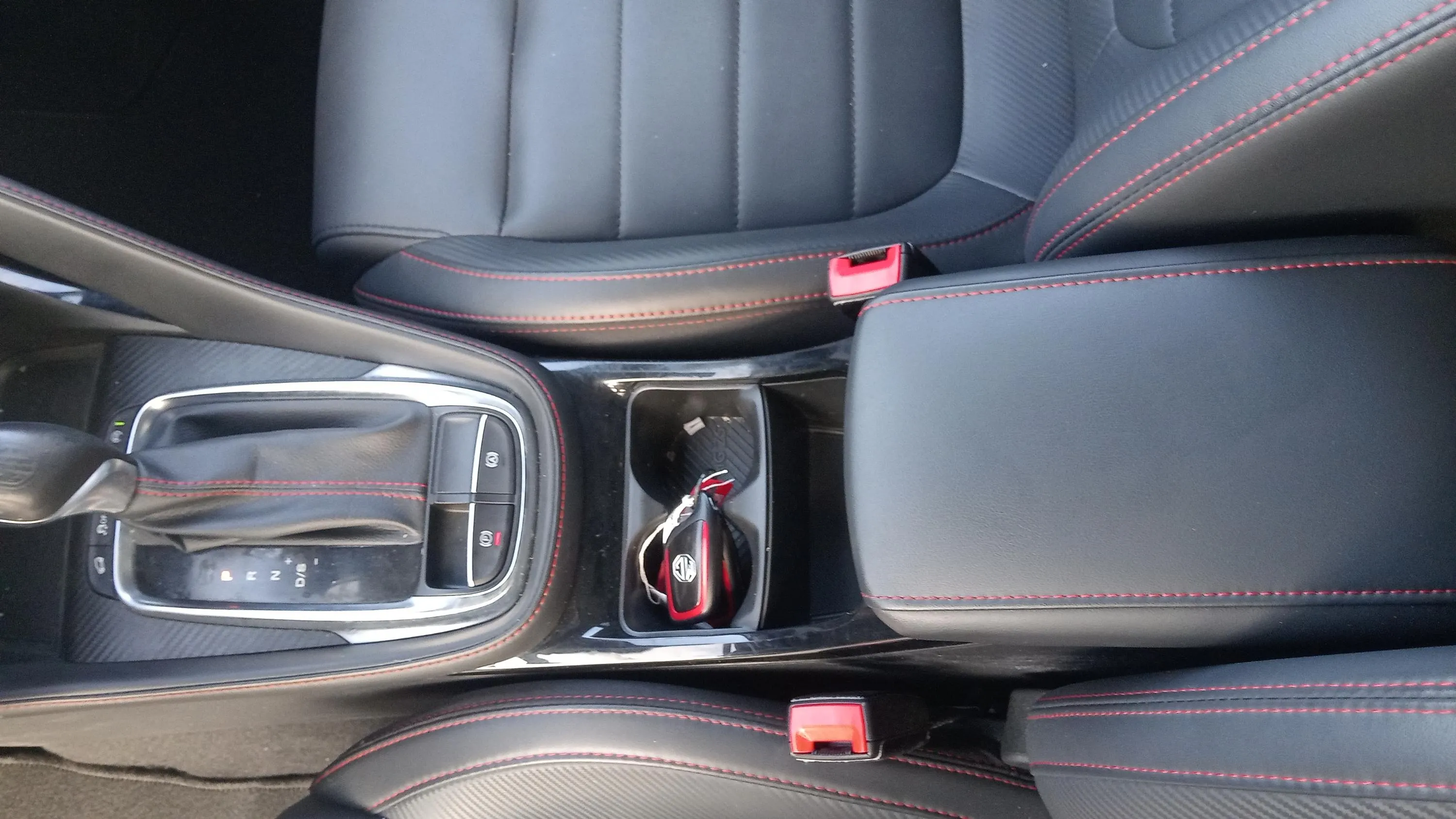 MG ZS 1.0T Luxury - foto 23