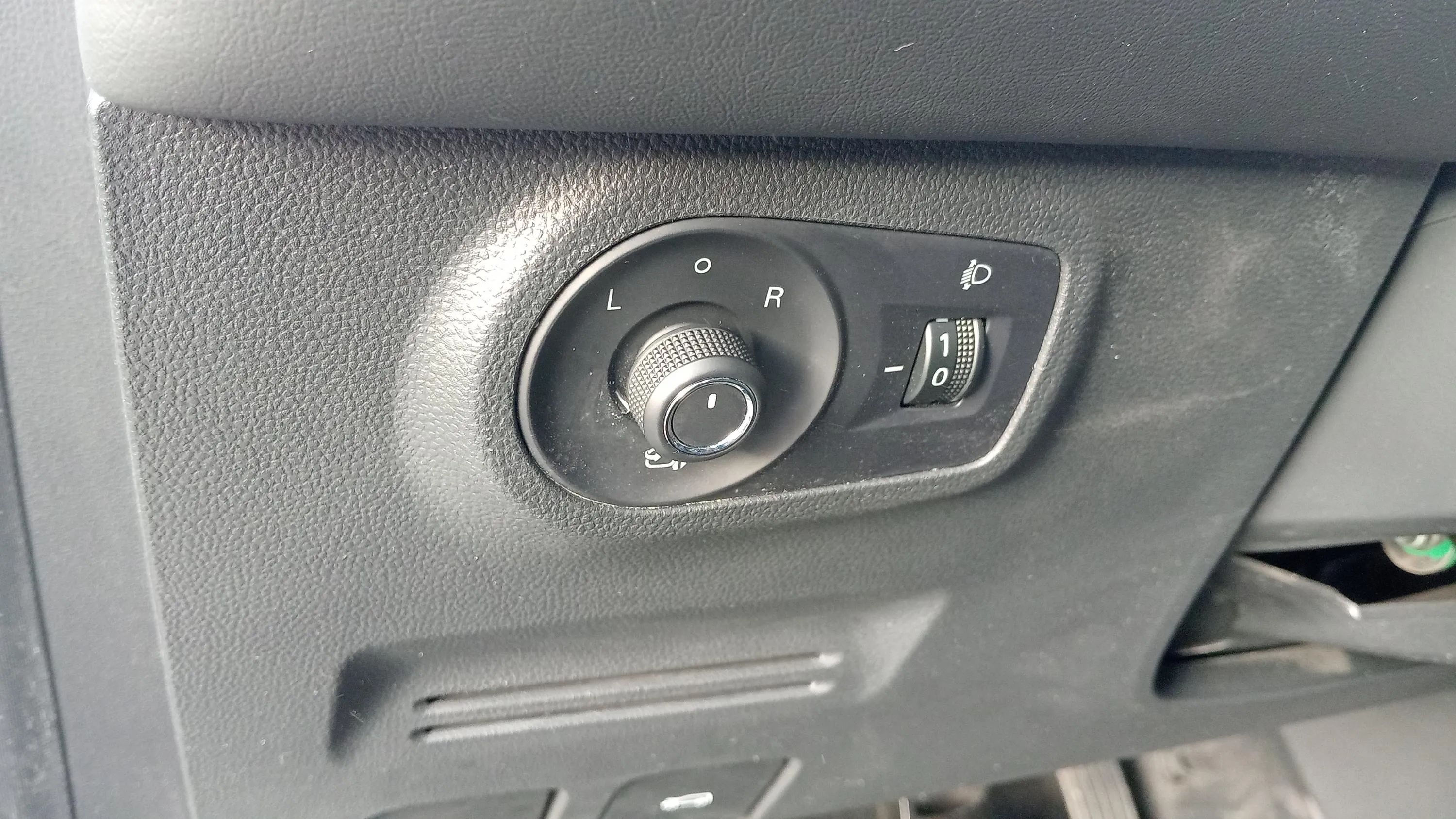 MG ZS 1.0T Luxury - foto 20