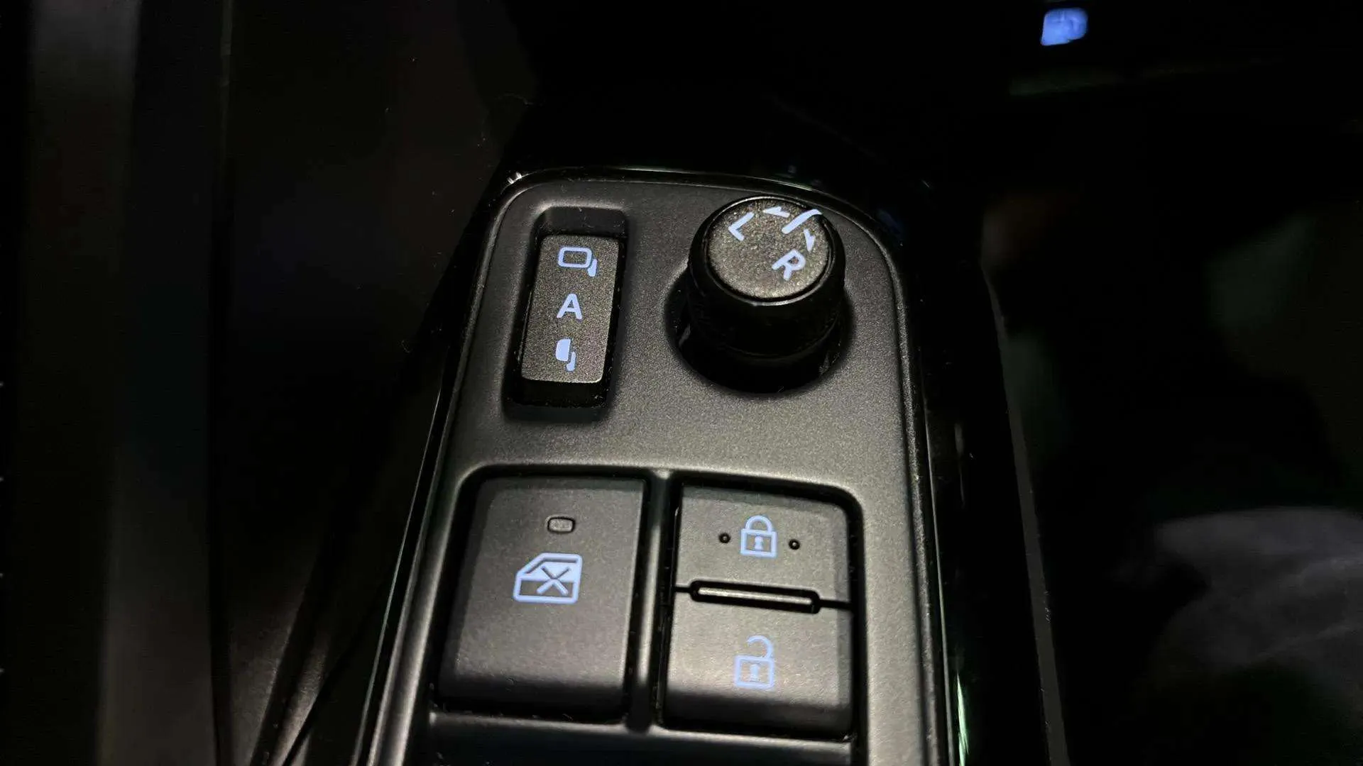 Toyota C-HR 1.8 125H Advance - foto 19