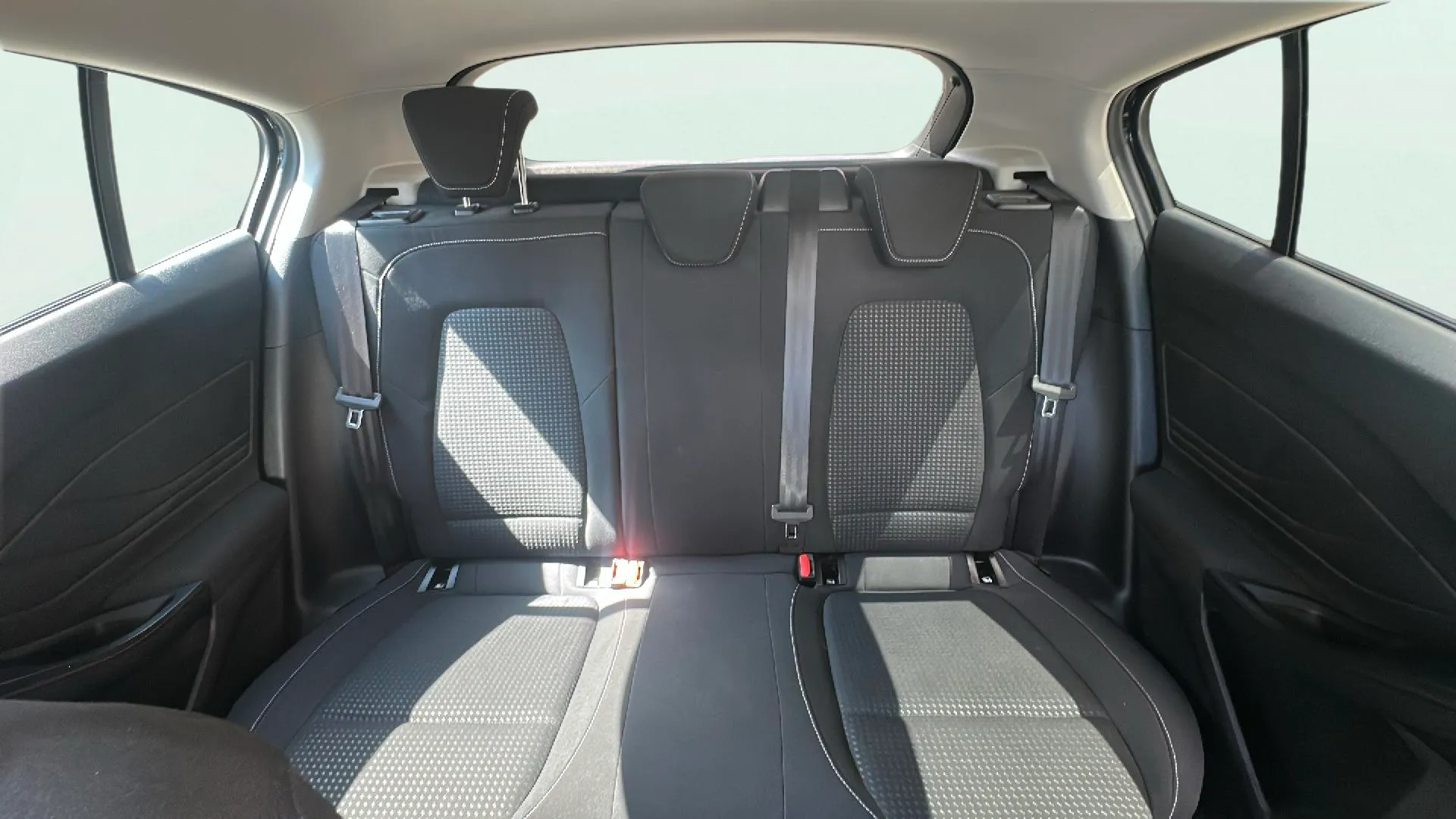 Ford Focus 1.0 EcoBoost Active - foto 17