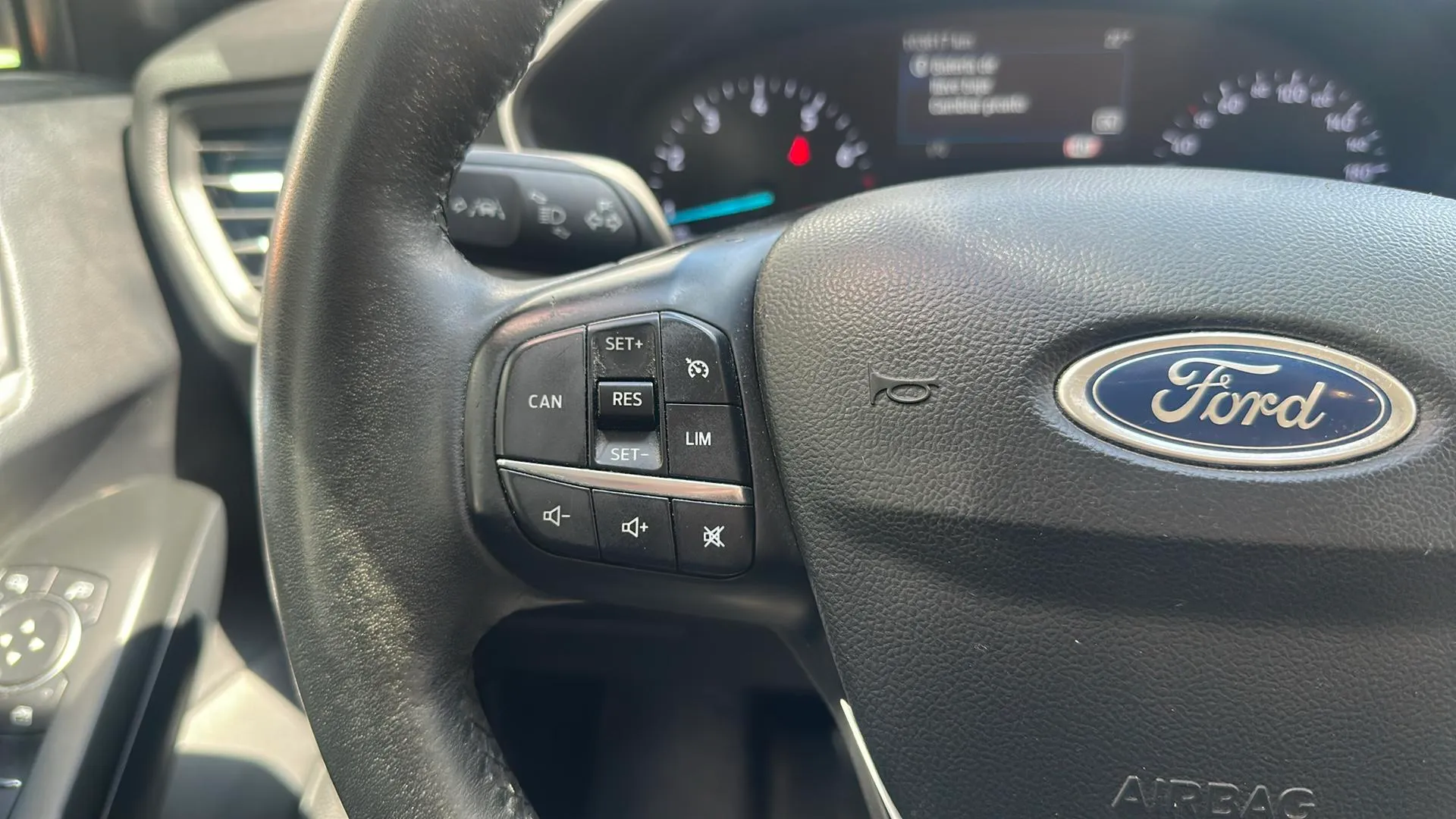 Ford Focus 1.0 EcoBoost Active - foto 13