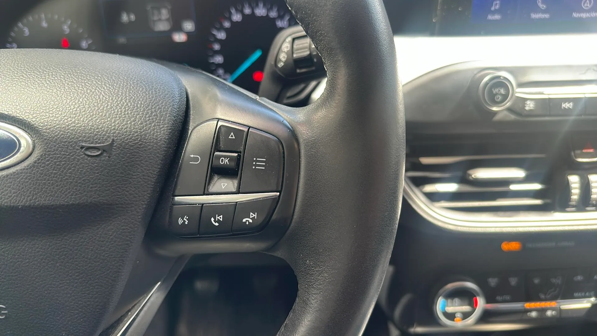 Ford Focus 1.0 EcoBoost Active - foto 14