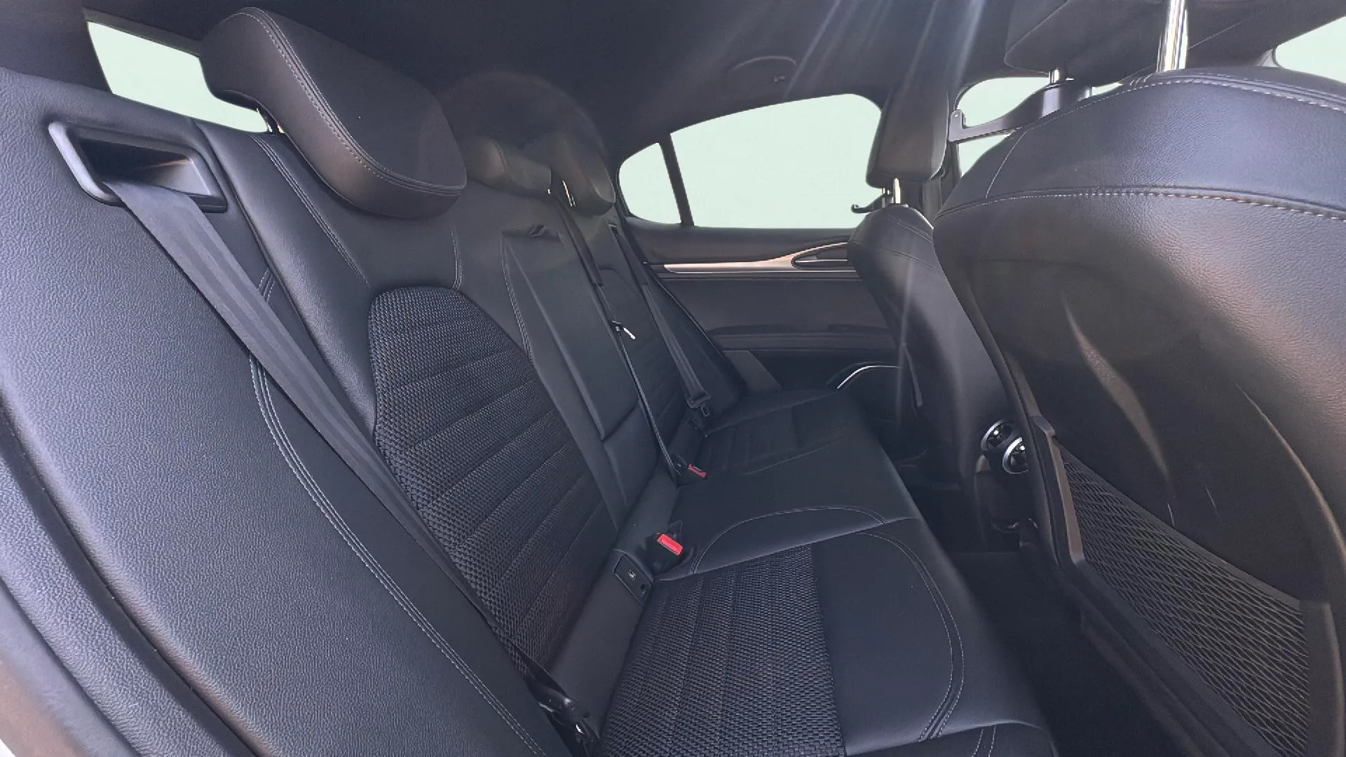 Alfa Romeo Stelvio 2.2 Diesel Sprint AWD - foto 26
