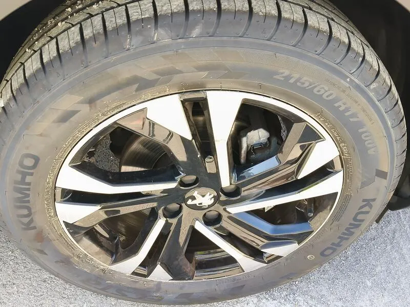 Peugeot 2008 Allure BlueHDi - foto 40