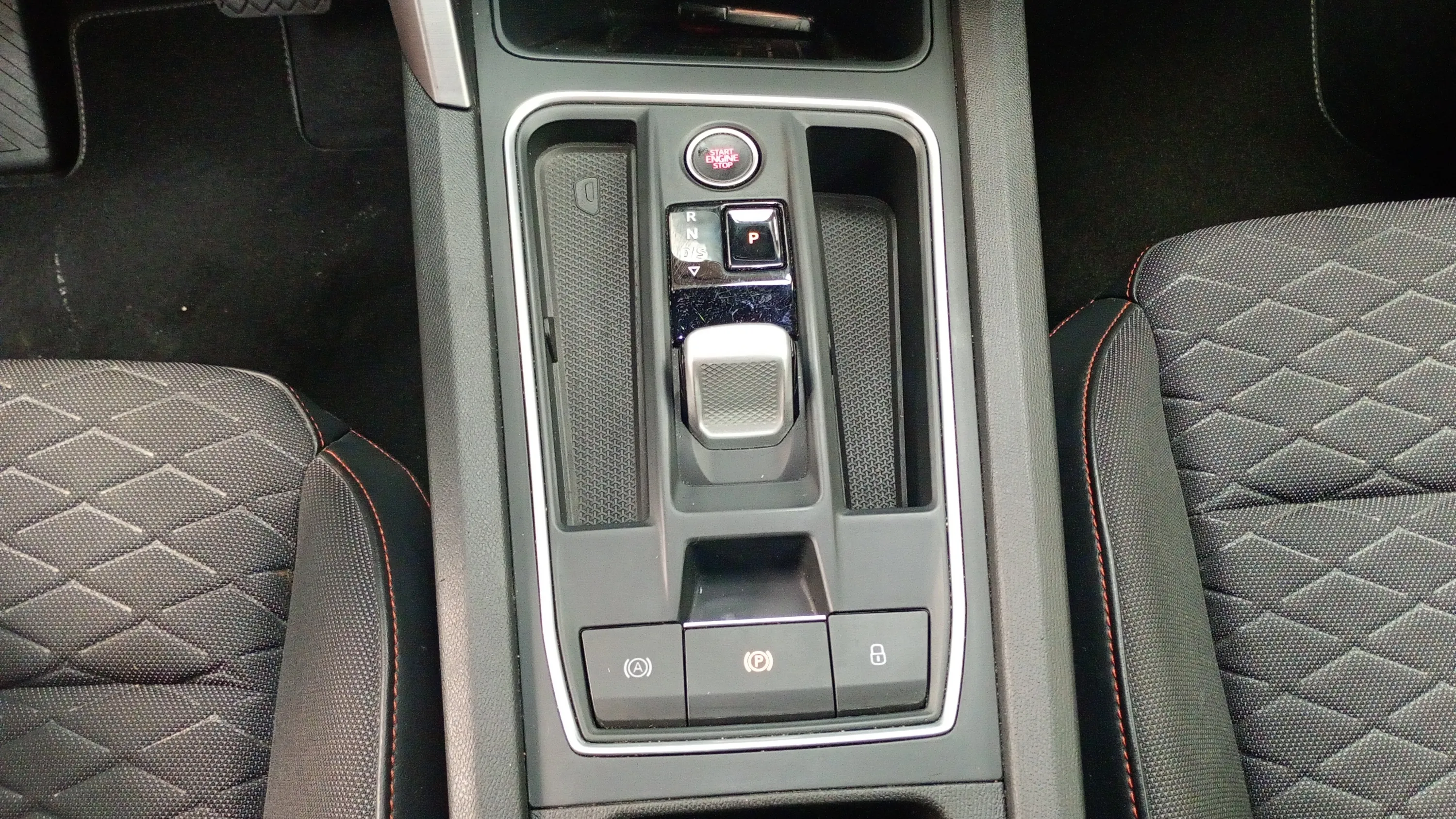 SEAT León 1.4 e-Hybrid DSG-6 FR Go L - foto 16