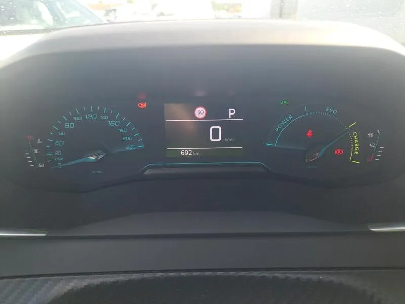 Peugeot 208 Style Hybrid - foto 9
