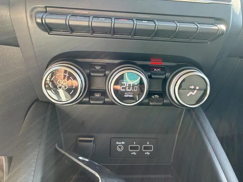 Renault Captur Zen E-Tech - foto 34