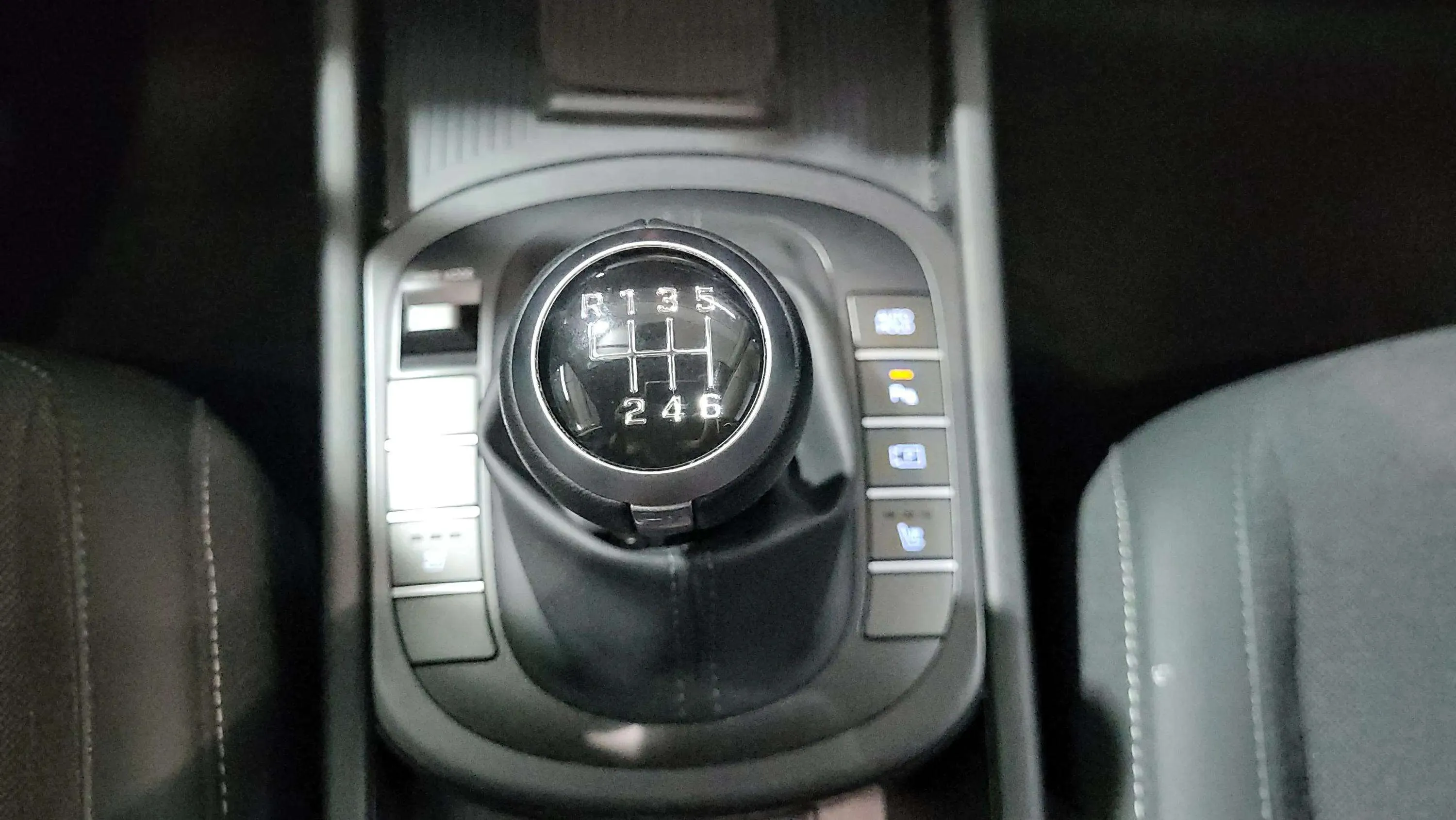 Hyundai Kona 1.0T 48V Maxx - foto 14