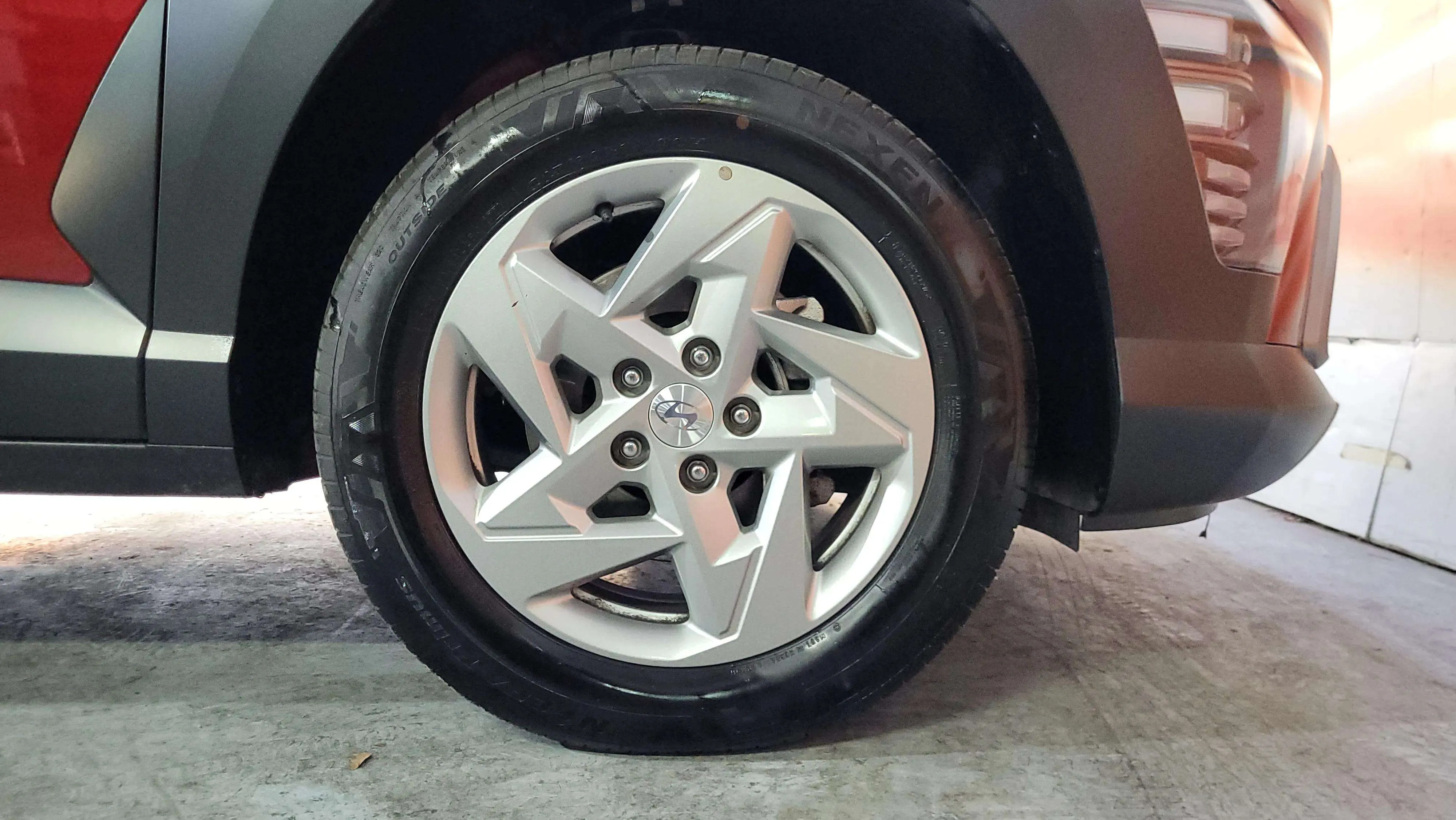 Hyundai Kona 1.0T 48V Maxx - foto 21