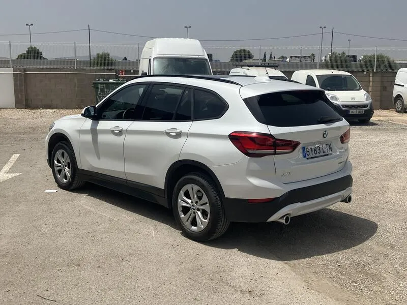 BMW X1 sDrive18dA Corporate - foto 4