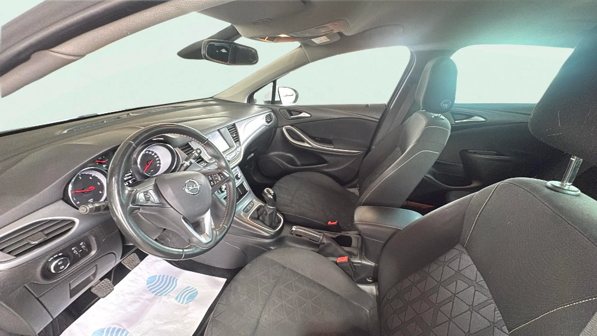 Opel Astra 1.6 CDTi 120 Aniversari - foto 17