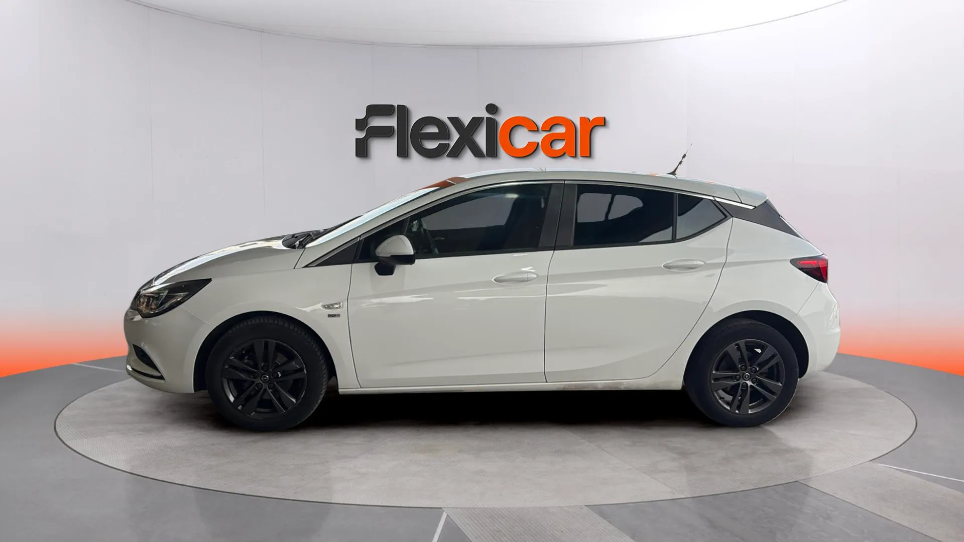 Opel Astra 1.6 CDTi 120 Aniversari - foto 4