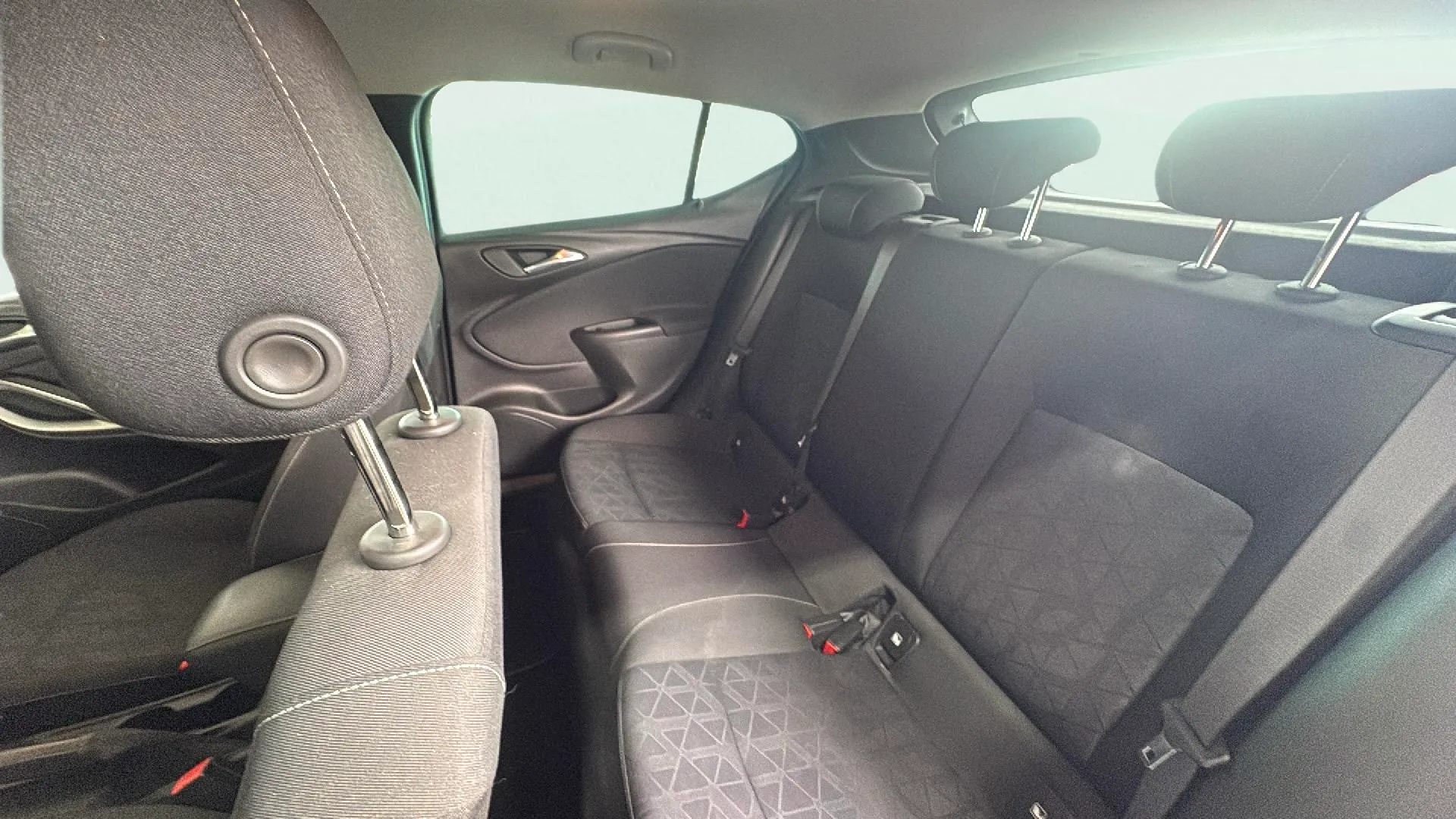 Opel Astra 1.6 CDTi 120 Aniversari - foto 18