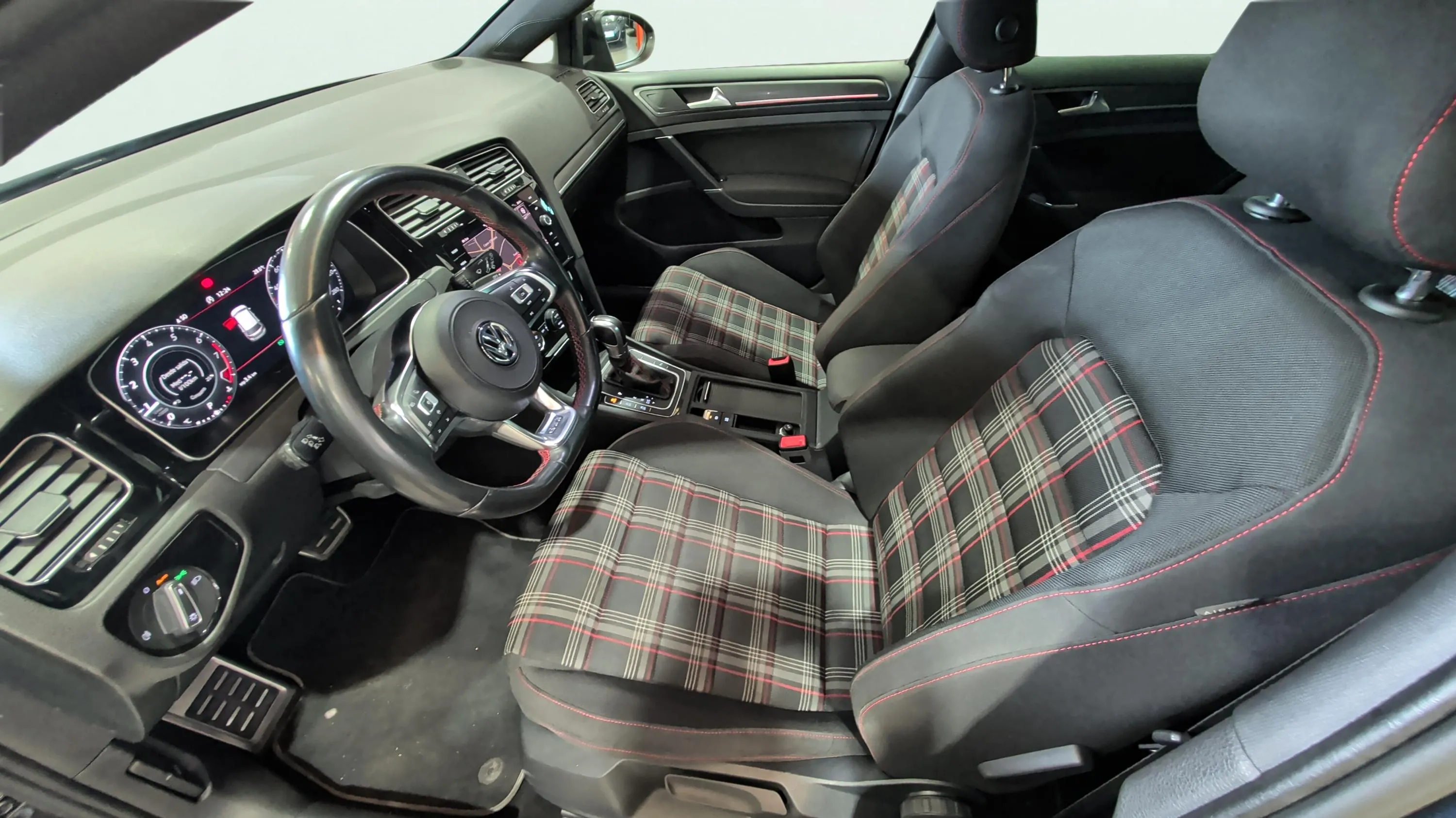 Volkswagen Golf GTI Performance 2.0 TSI DSG - foto 10