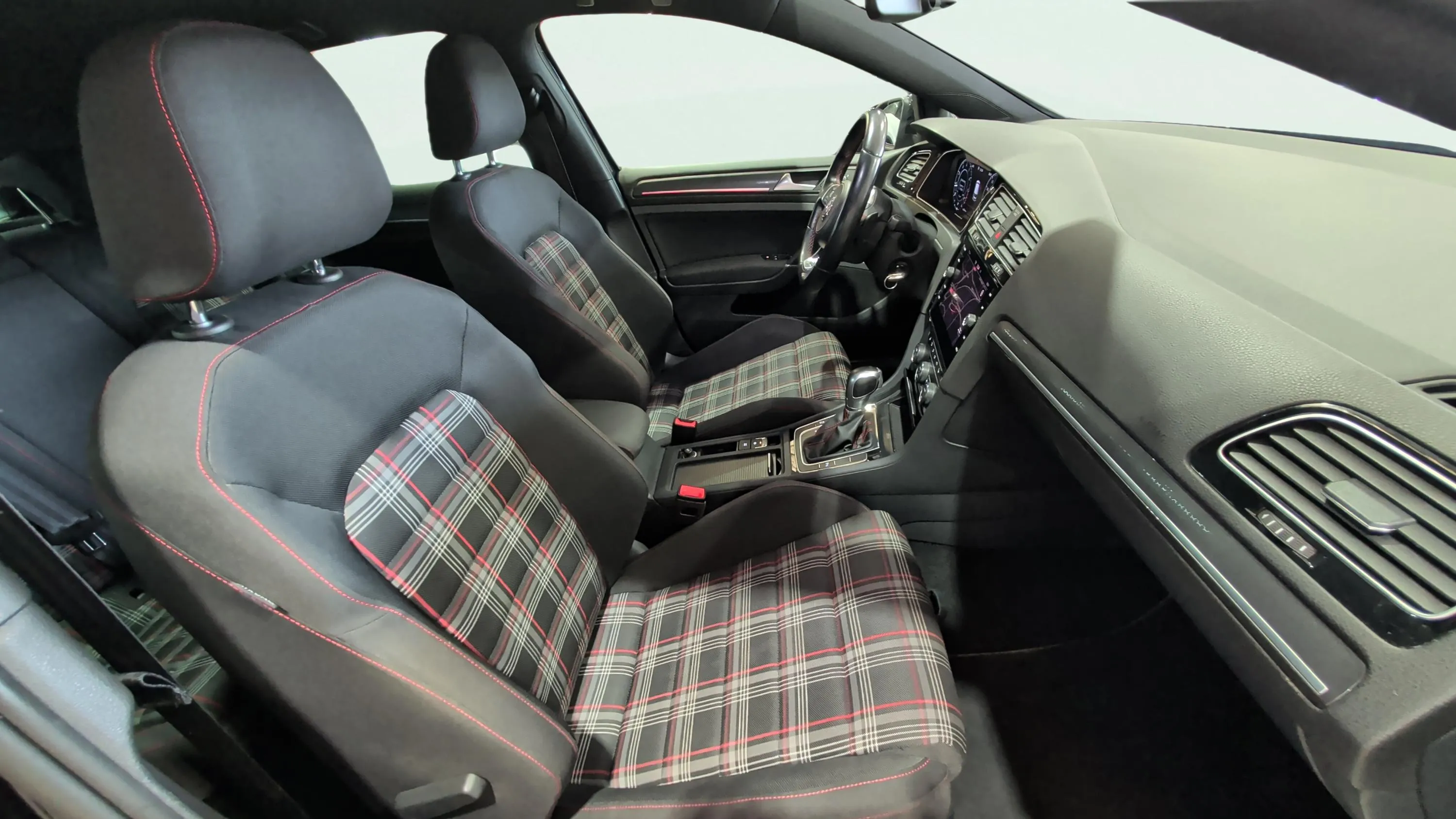 Volkswagen Golf GTI Performance 2.0 TSI DSG - foto 20