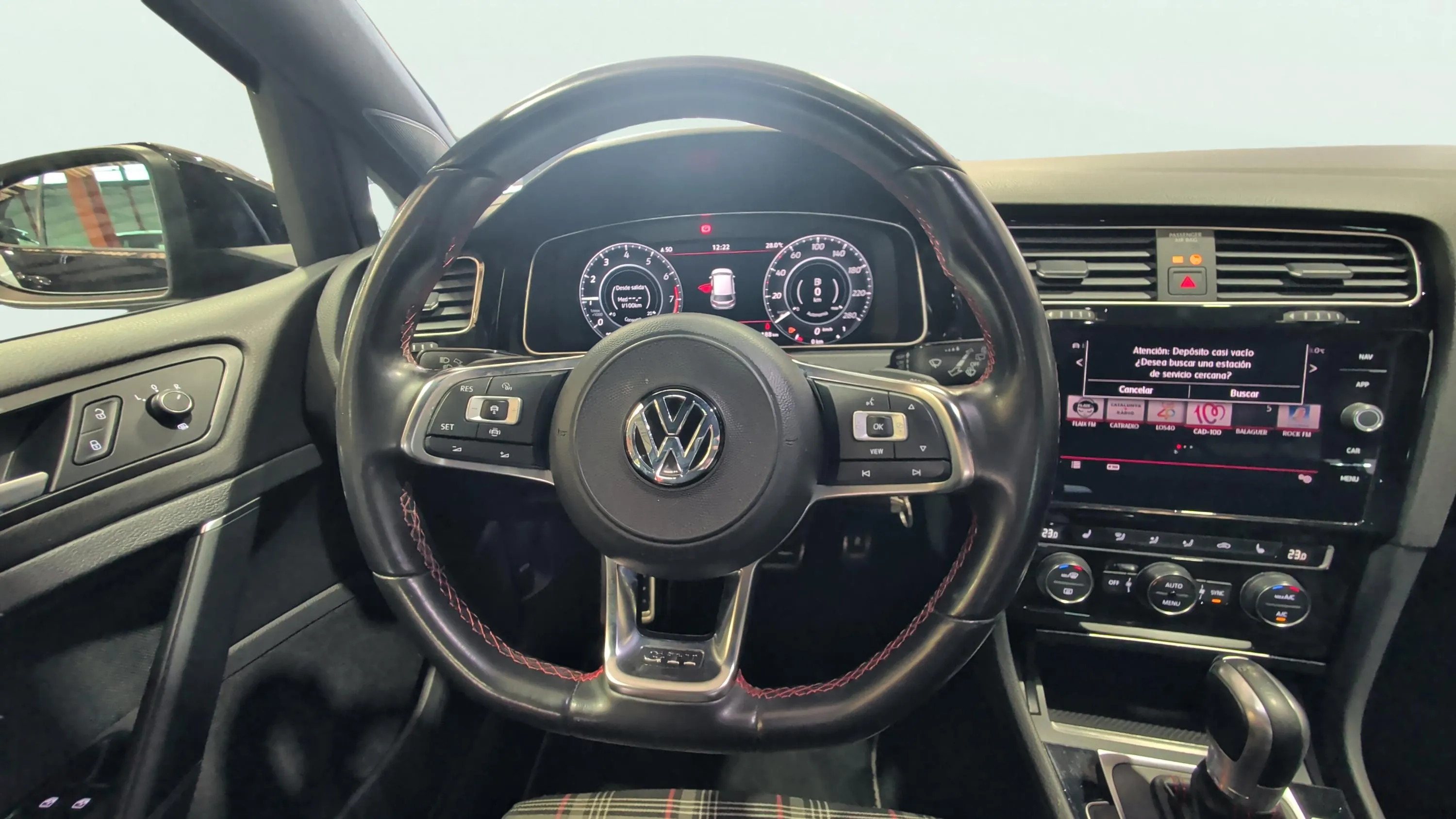 Volkswagen Golf GTI Performance 2.0 TSI DSG - foto 13