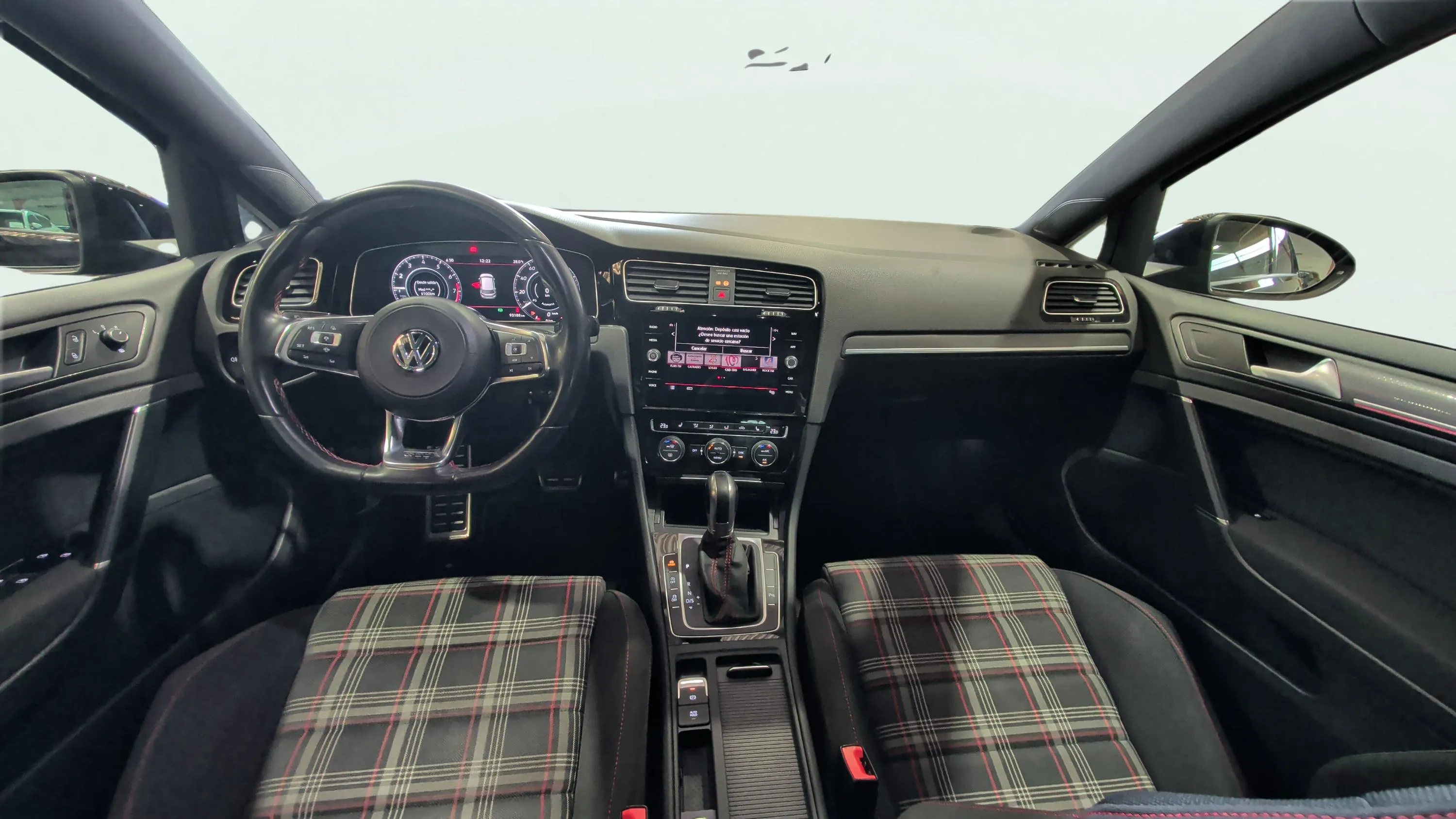 Volkswagen Golf GTI Performance 2.0 TSI DSG - foto 9