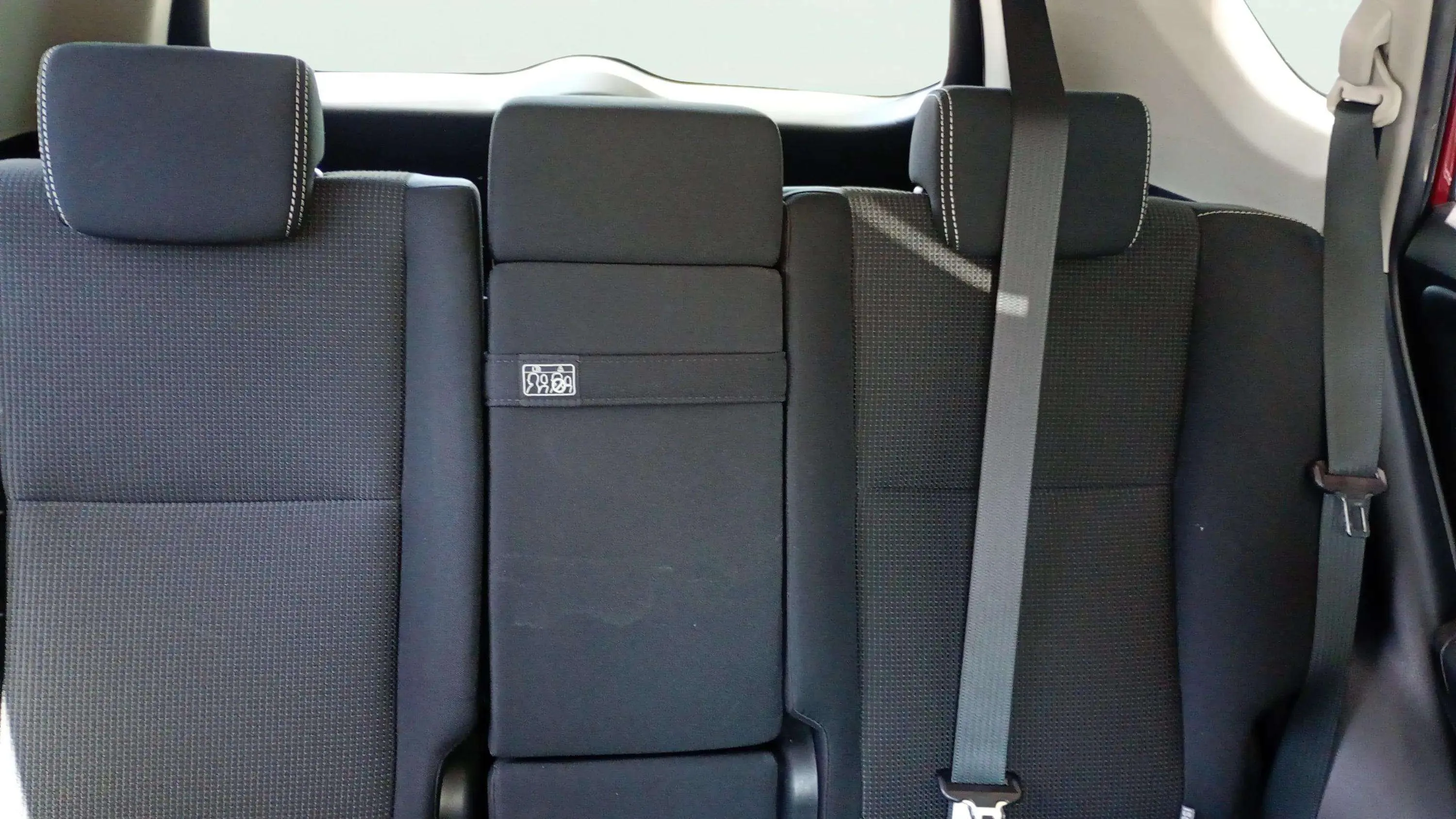Toyota RAV4 2.5l hybrid 2WD Advance - foto 12
