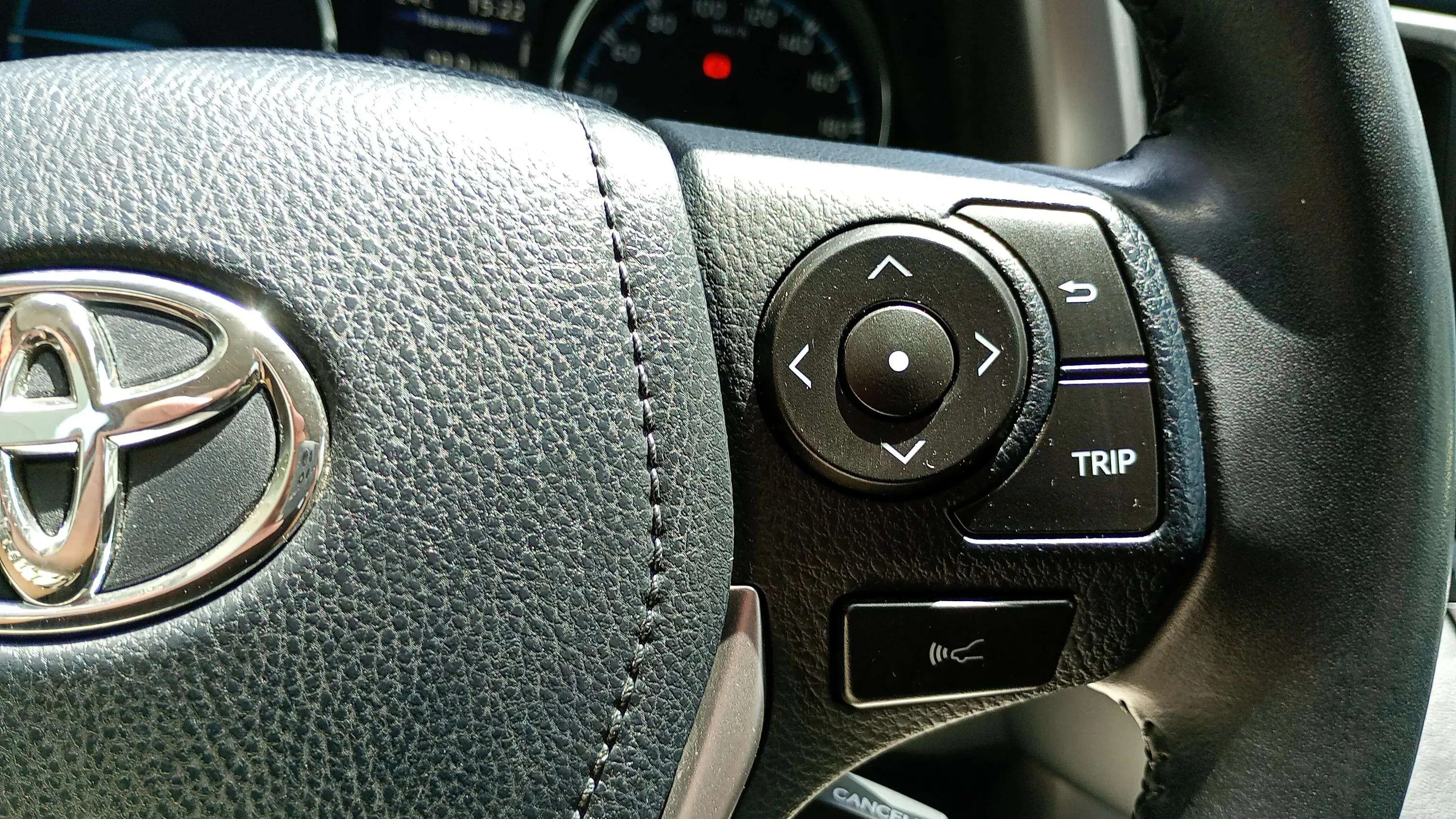 Toyota RAV4 2.5l hybrid 2WD Advance - foto 14