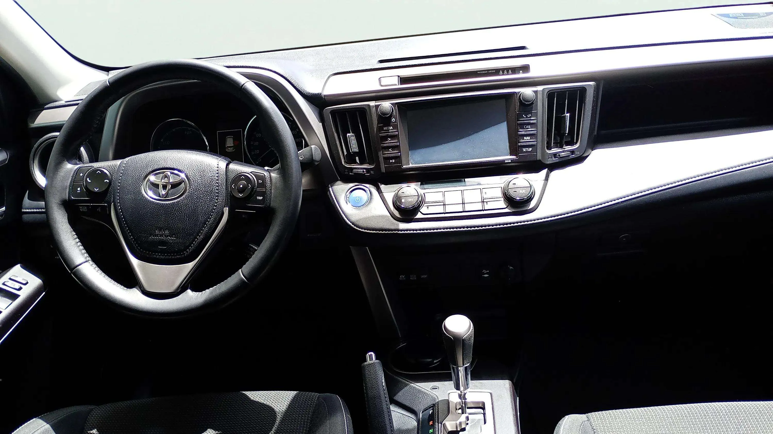 Toyota RAV4 2.5l hybrid 2WD Advance - foto 8