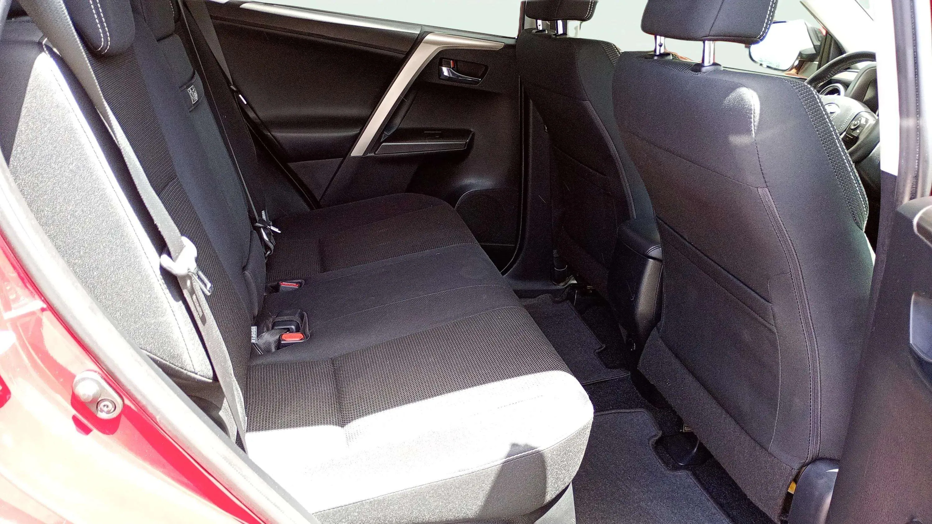 Toyota RAV4 2.5l hybrid 2WD Advance - foto 11