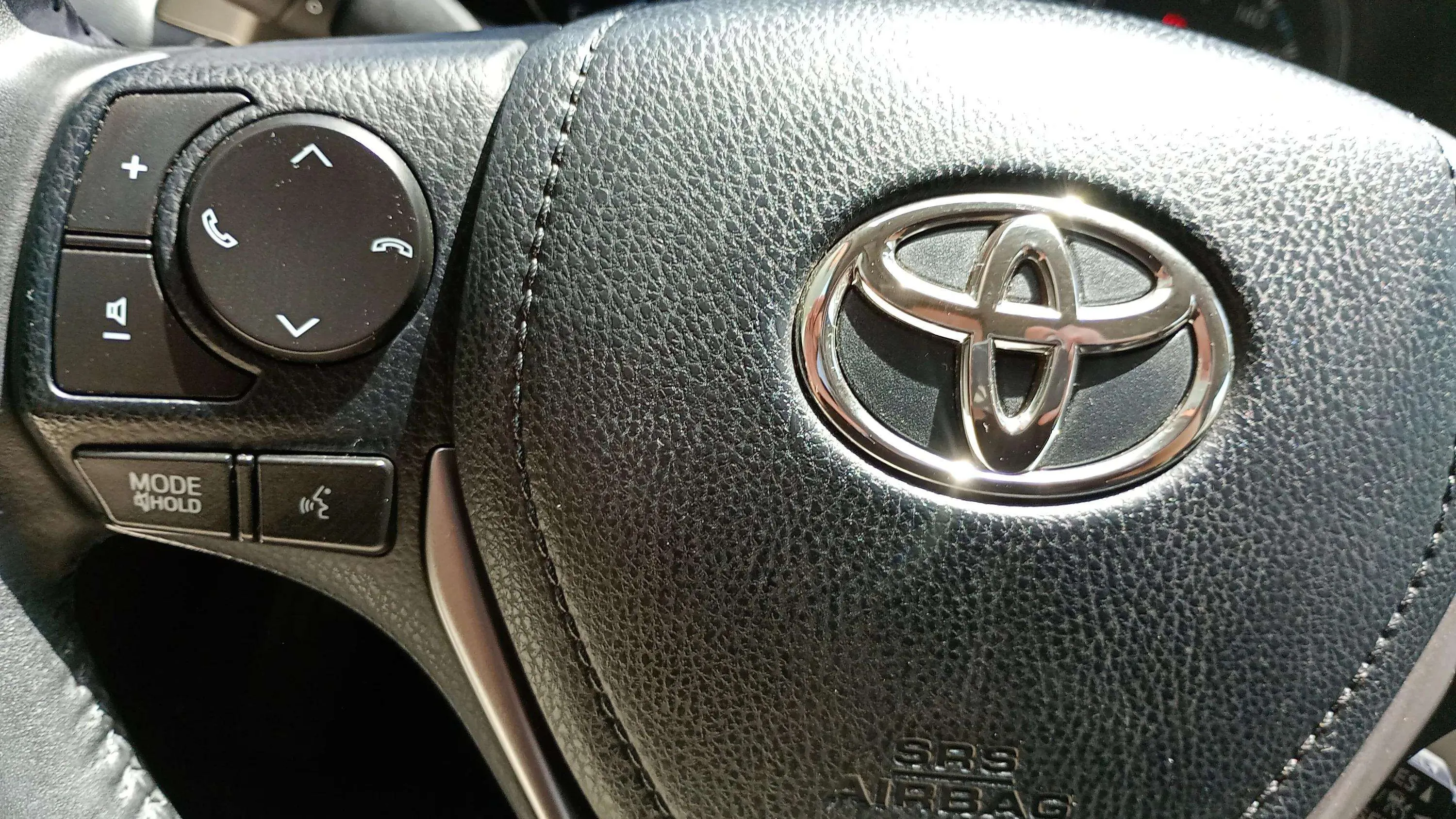 Toyota RAV4 2.5l hybrid 2WD Advance - foto 13