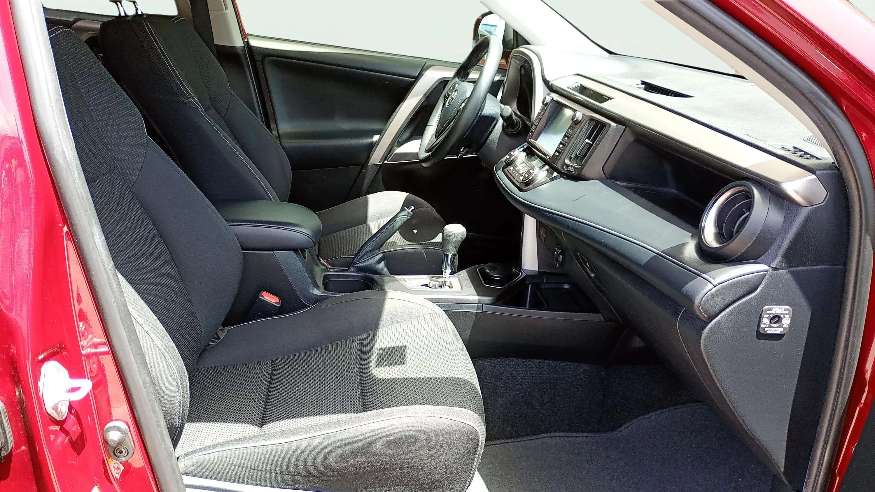 Toyota RAV4 2.5l hybrid 2WD Advance - foto 10