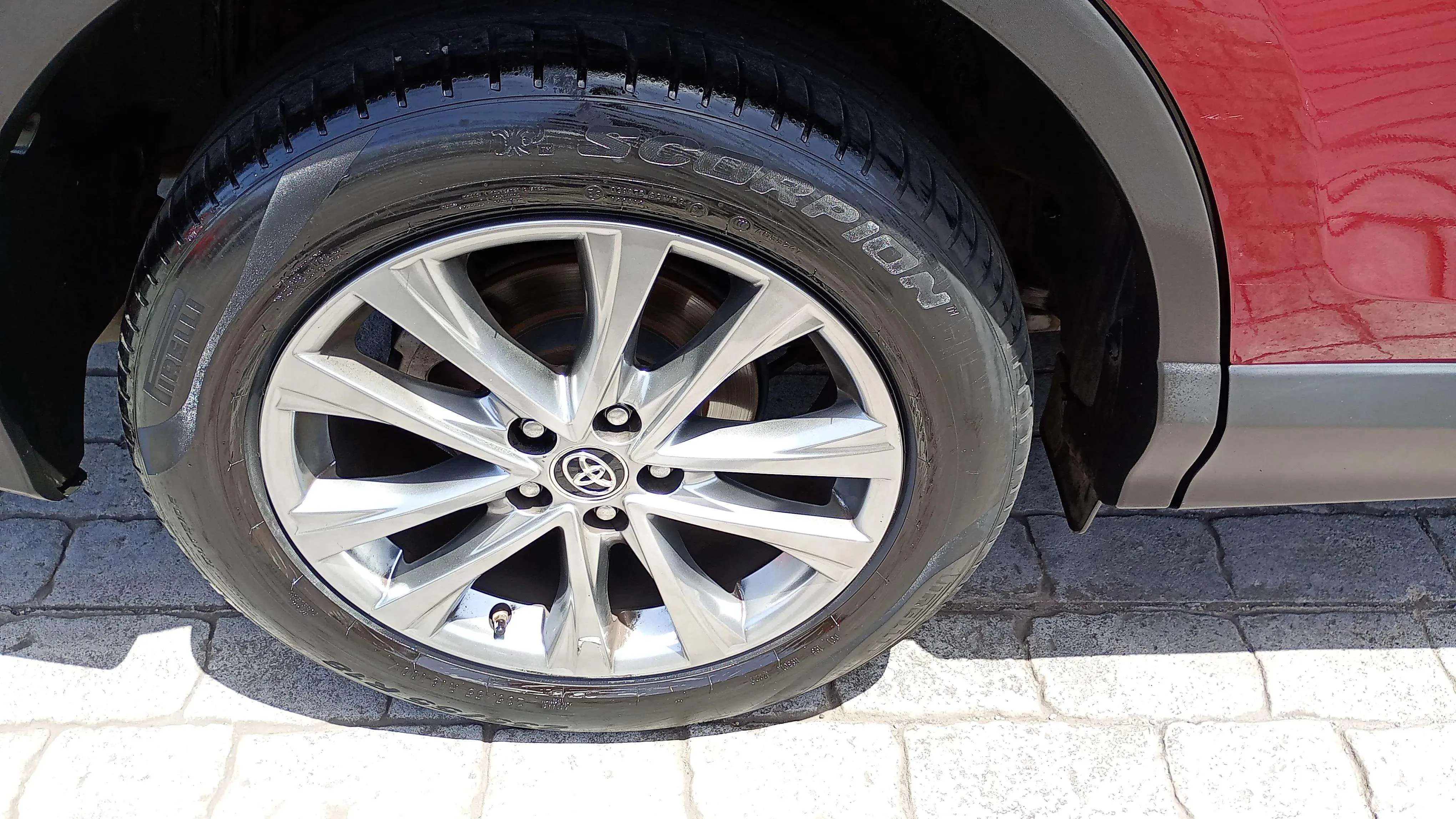 Toyota RAV4 2.5l hybrid 2WD Advance - foto 17