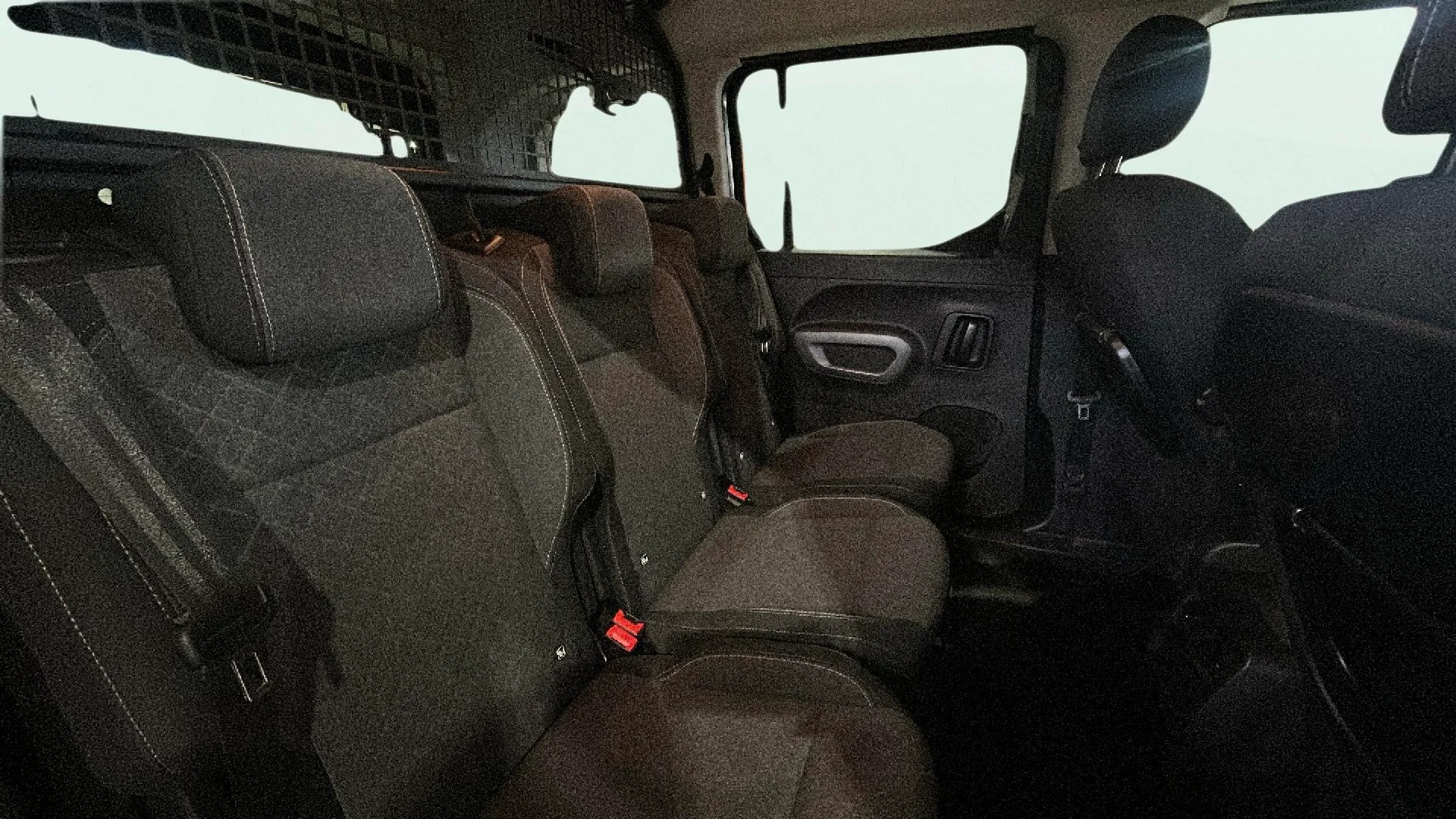 Opel Combo GS 1.5 Td MT6 €6.4 - foto 18